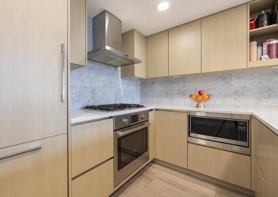 Sunny 2bdrm Apt in Richmond-Monthly rental
