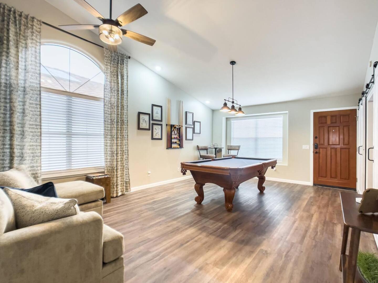 Val Vista Oasis- Gorgeous Gilbert Home with Pool view 2