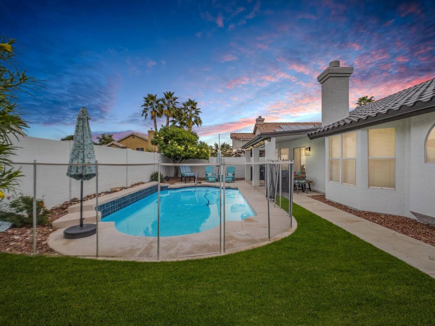 Val Vista Oasis- Gorgeous Gilbert Home with Pool view 4