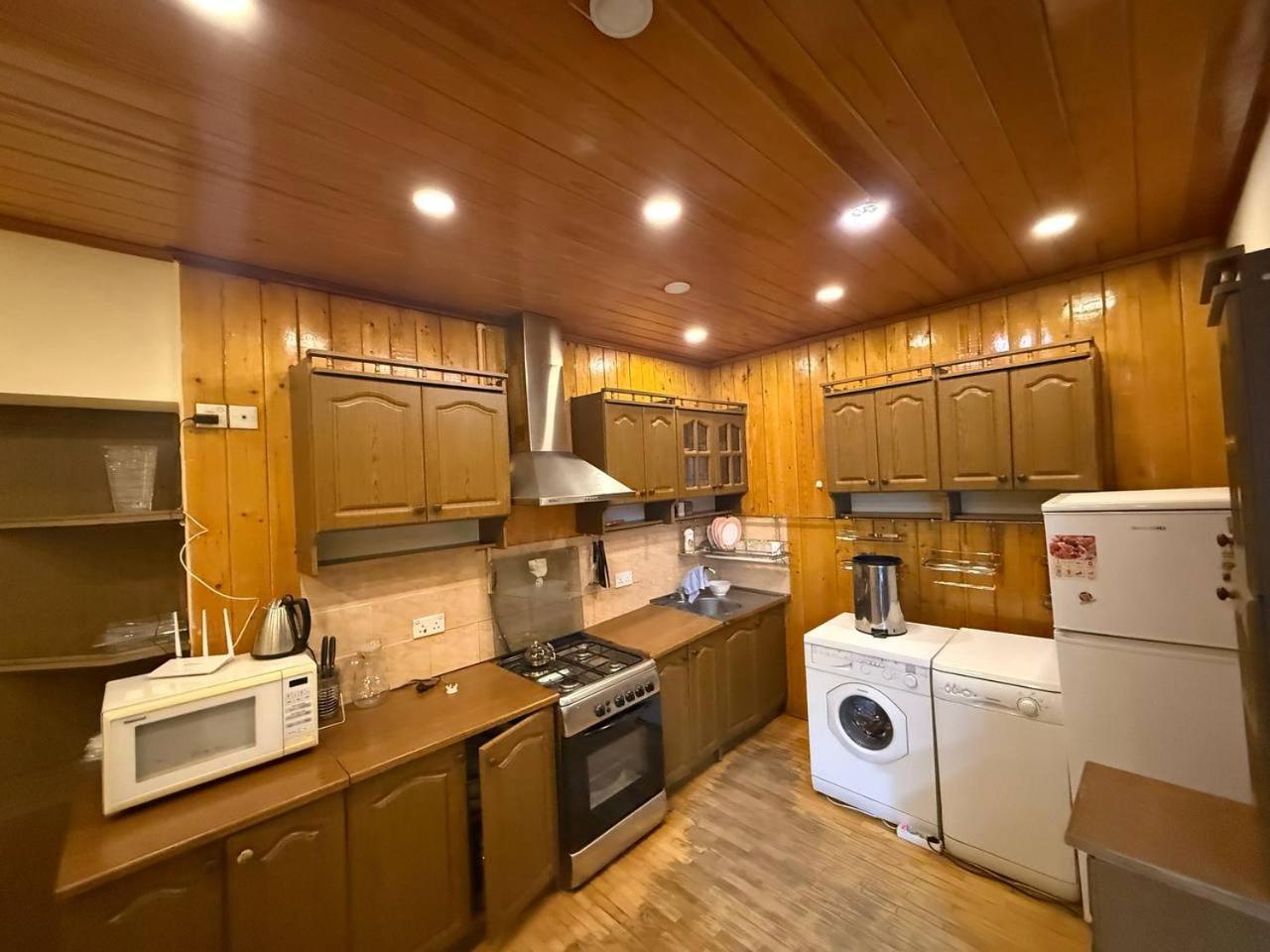 Azadliq Avenue Retro Apart