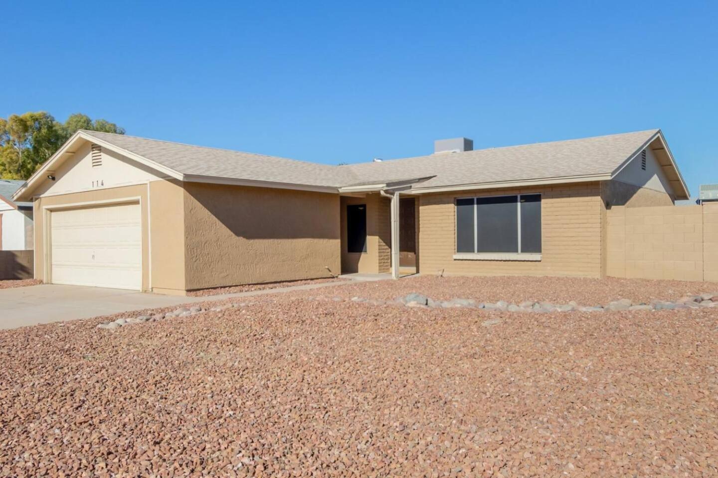 Stunning Hunter Single Family Home in the Heart of Mesa view 2