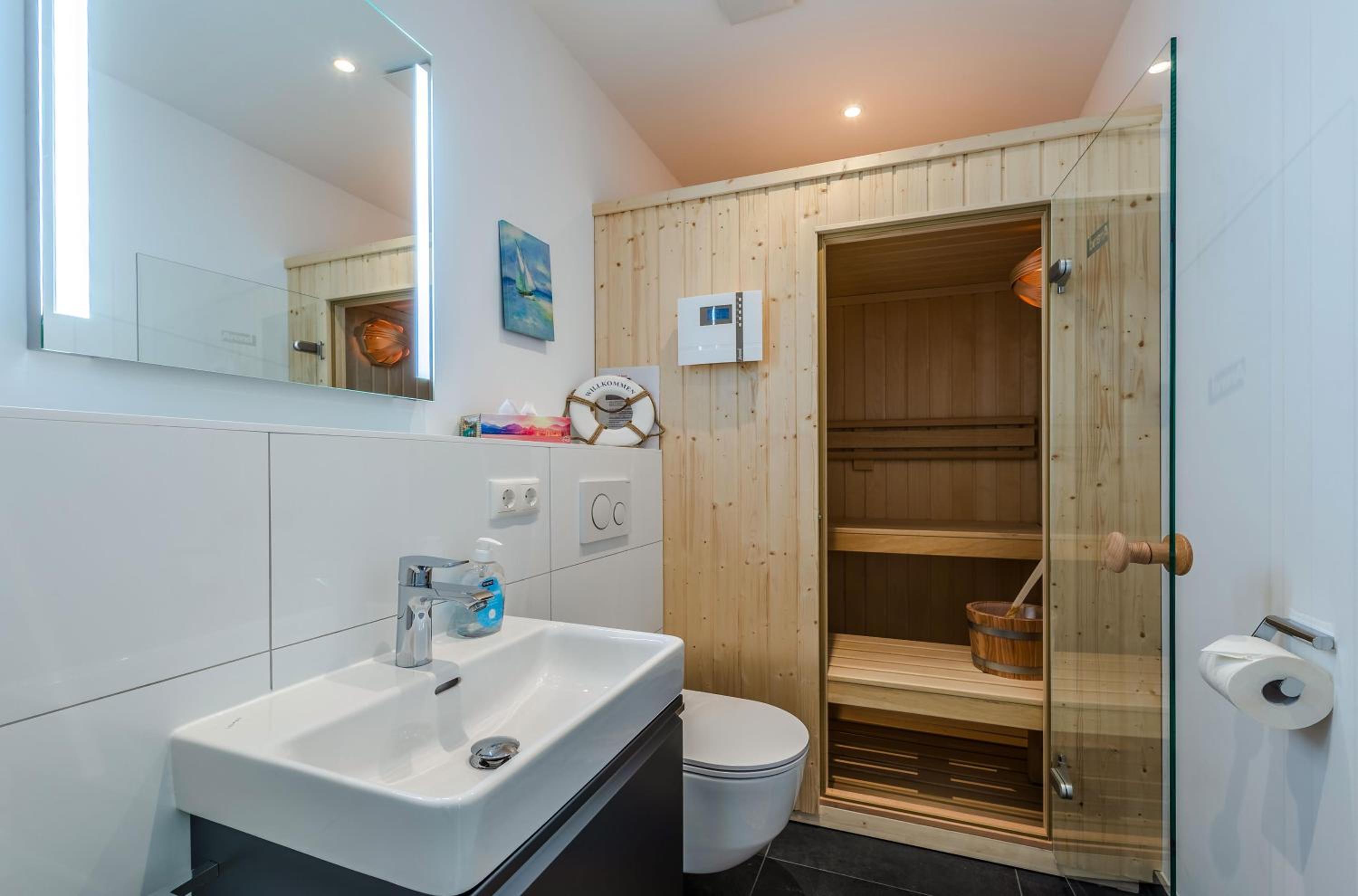 Pusteblume - Barrierefreie 5-Sterne-Ferienwohnung mit Seeblick und Sauna