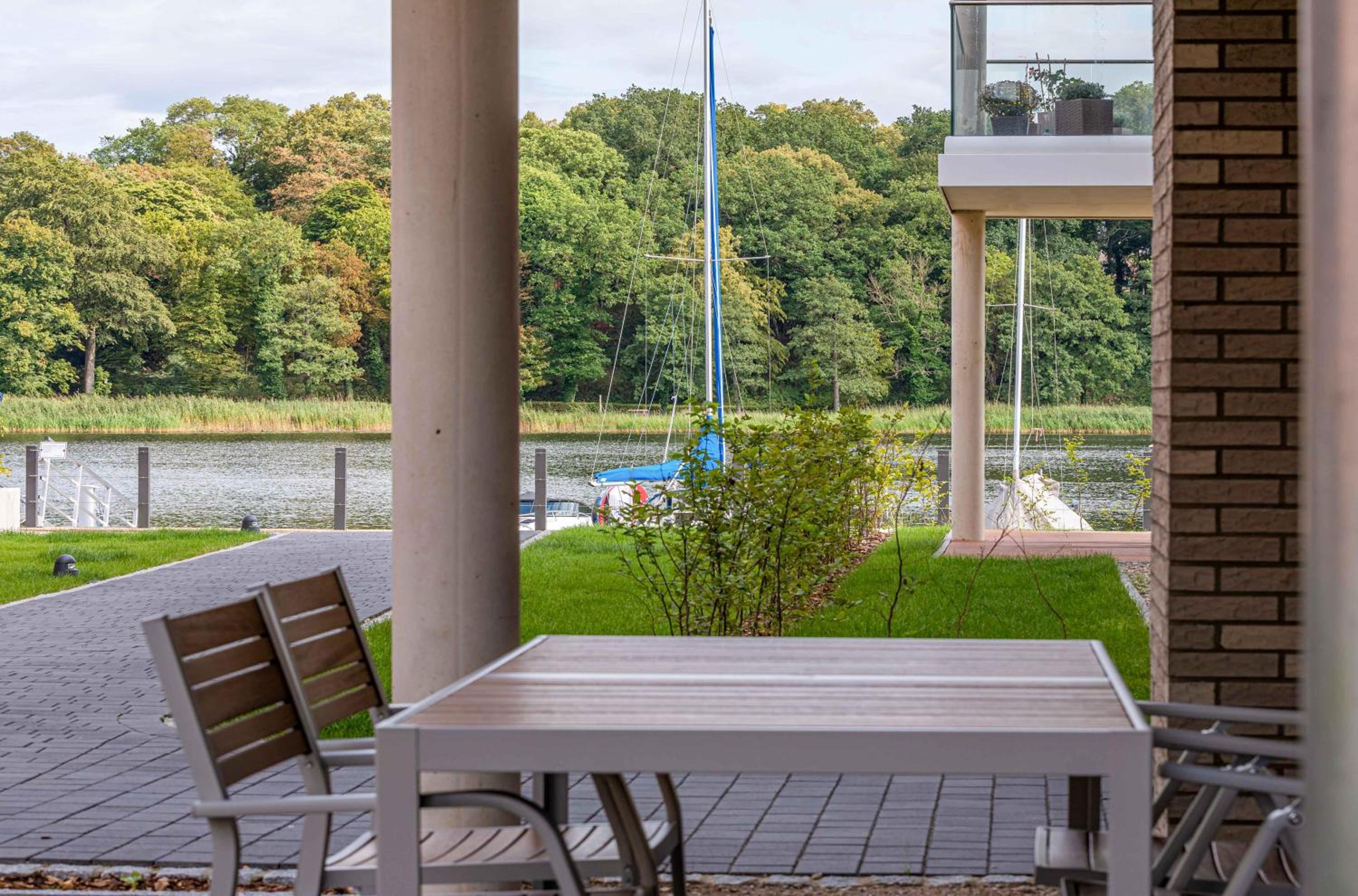Inselpirat - 5-Sterne Ferienwohnung direkt am See