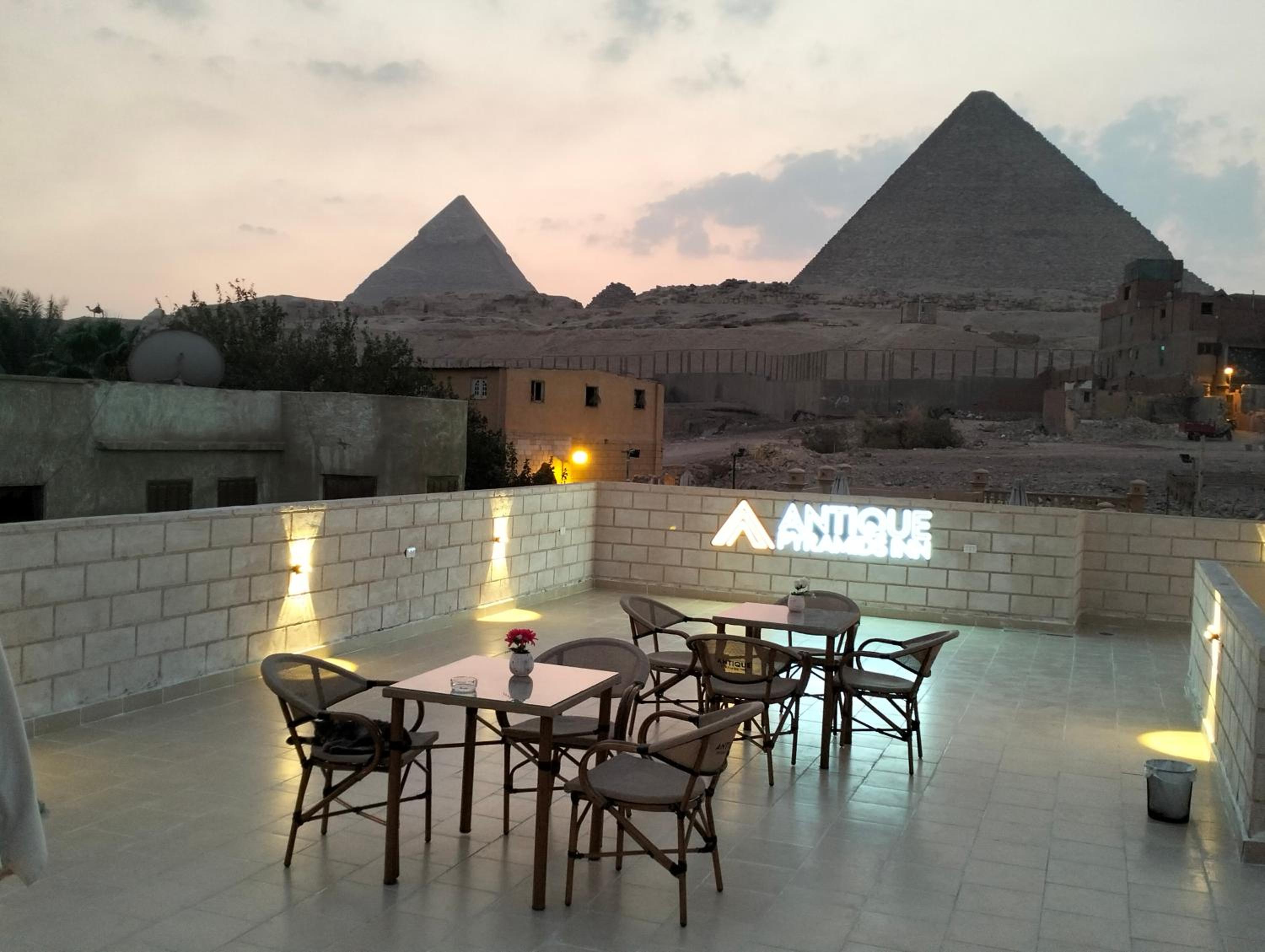 Antique Pyramids Inn