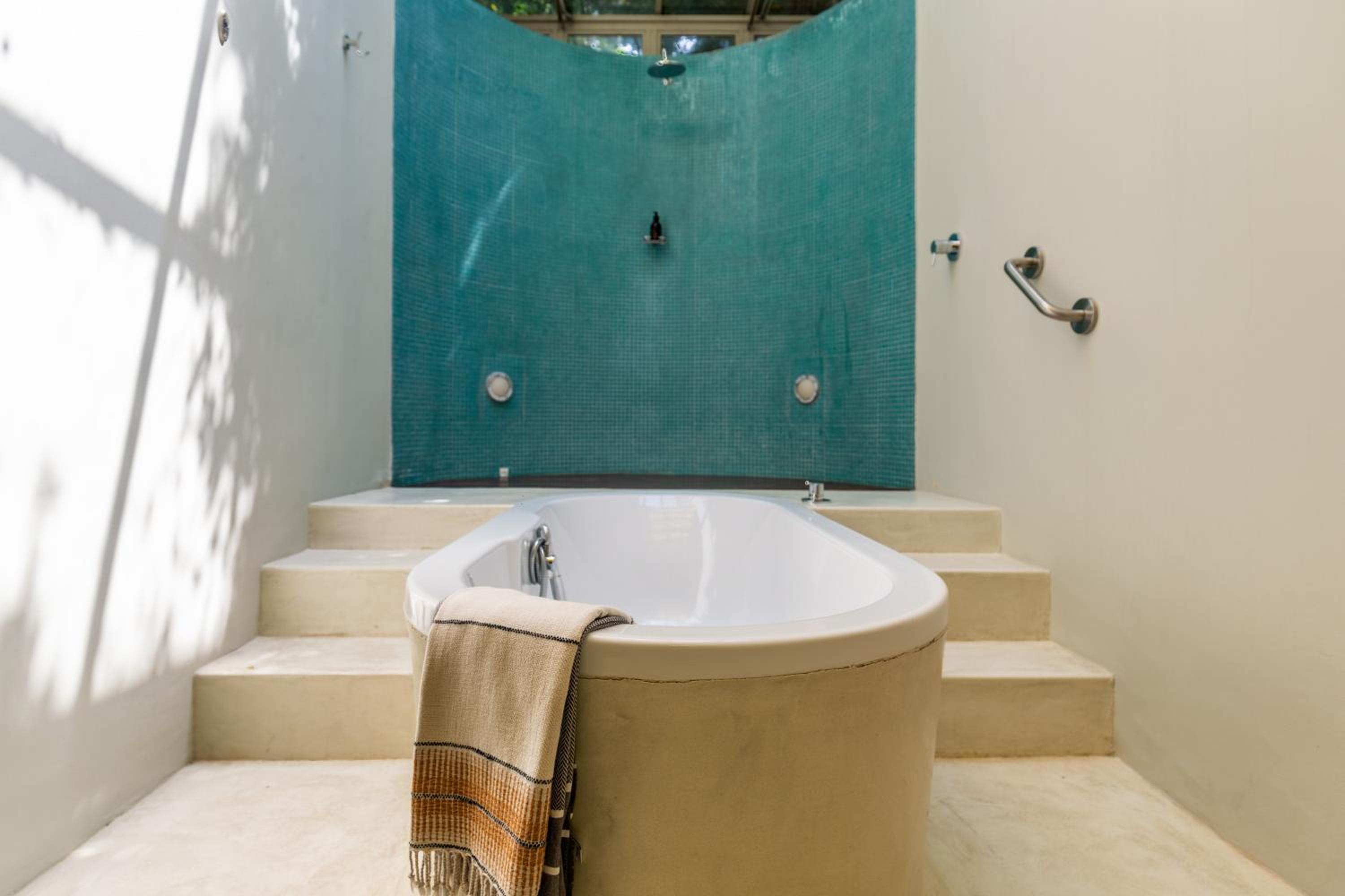 Lions Head Villa with Stunning Table Mountain Views view 5