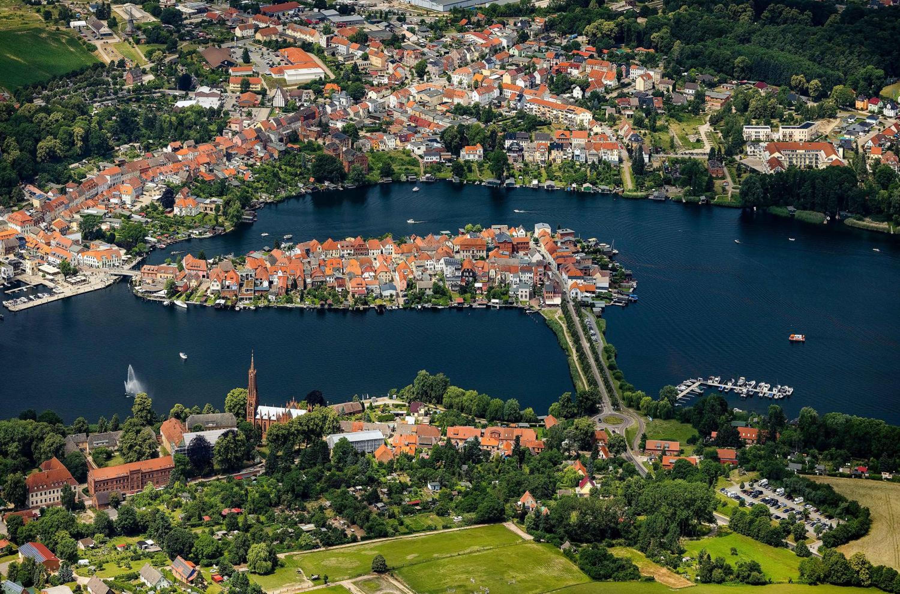 Wasserlilie - Stilvolle Ferienwohnung mit Balkon und herzlich willkommenen Vierbeinern