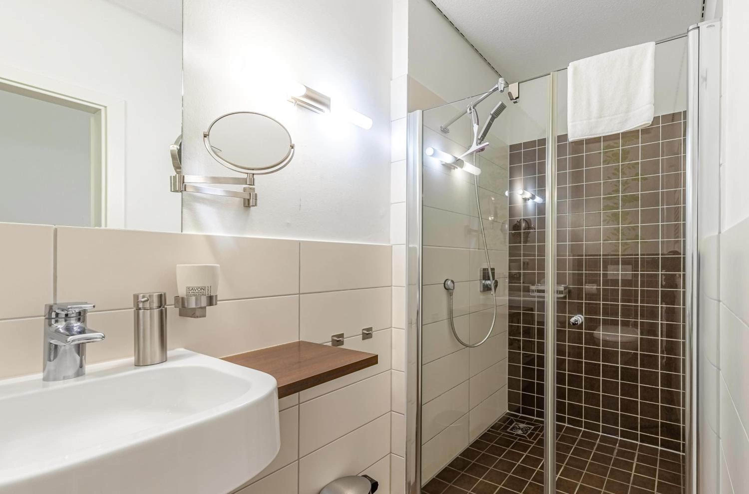 Schwan - Ferienwohnung am Loppiner See mit Terrasse und Sauna