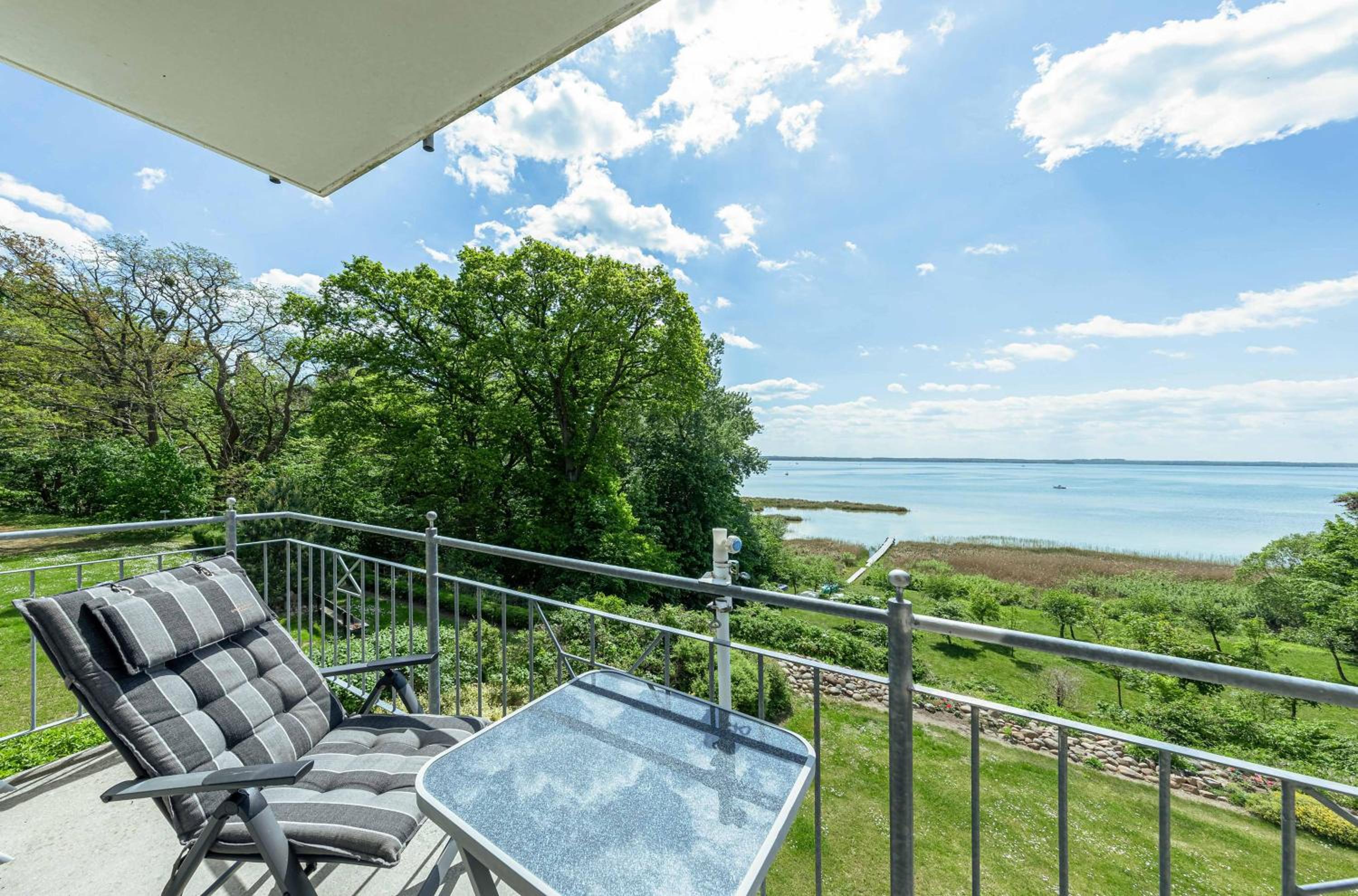 Seewind - Apartment mit Balkon und direktem Wasserblick