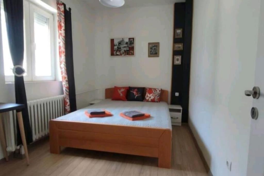 Central Triumph Arch Apartment