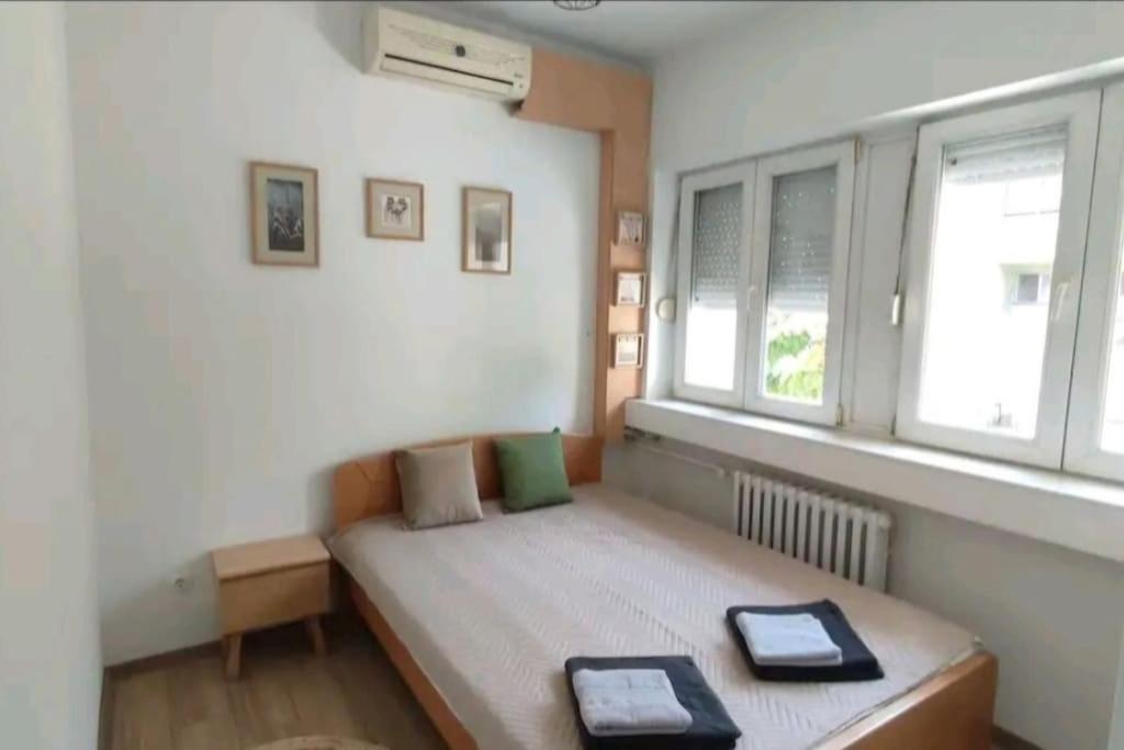 Central Triumph Arch Apartment