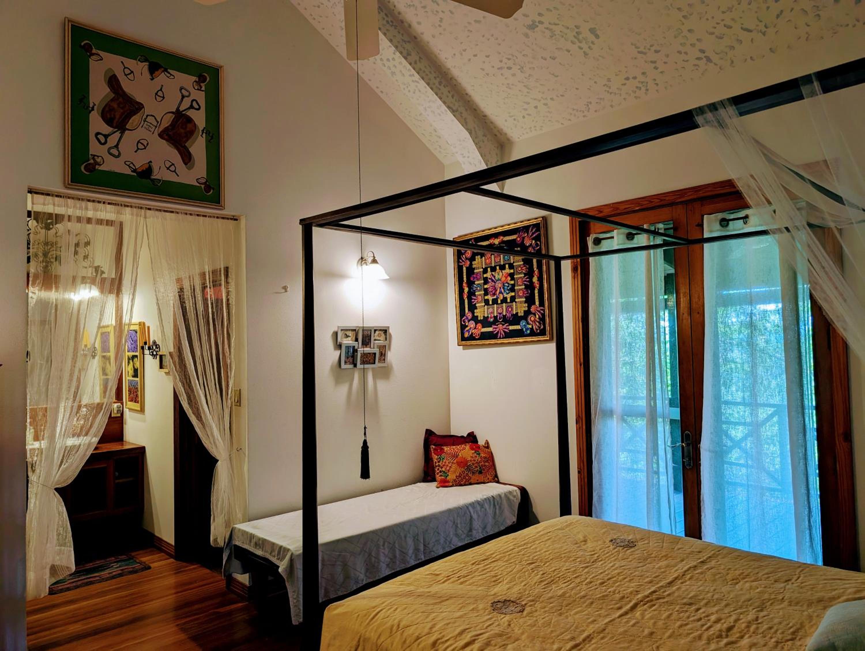 Villa Divina at Framadani estate - Jungle villa with a pool