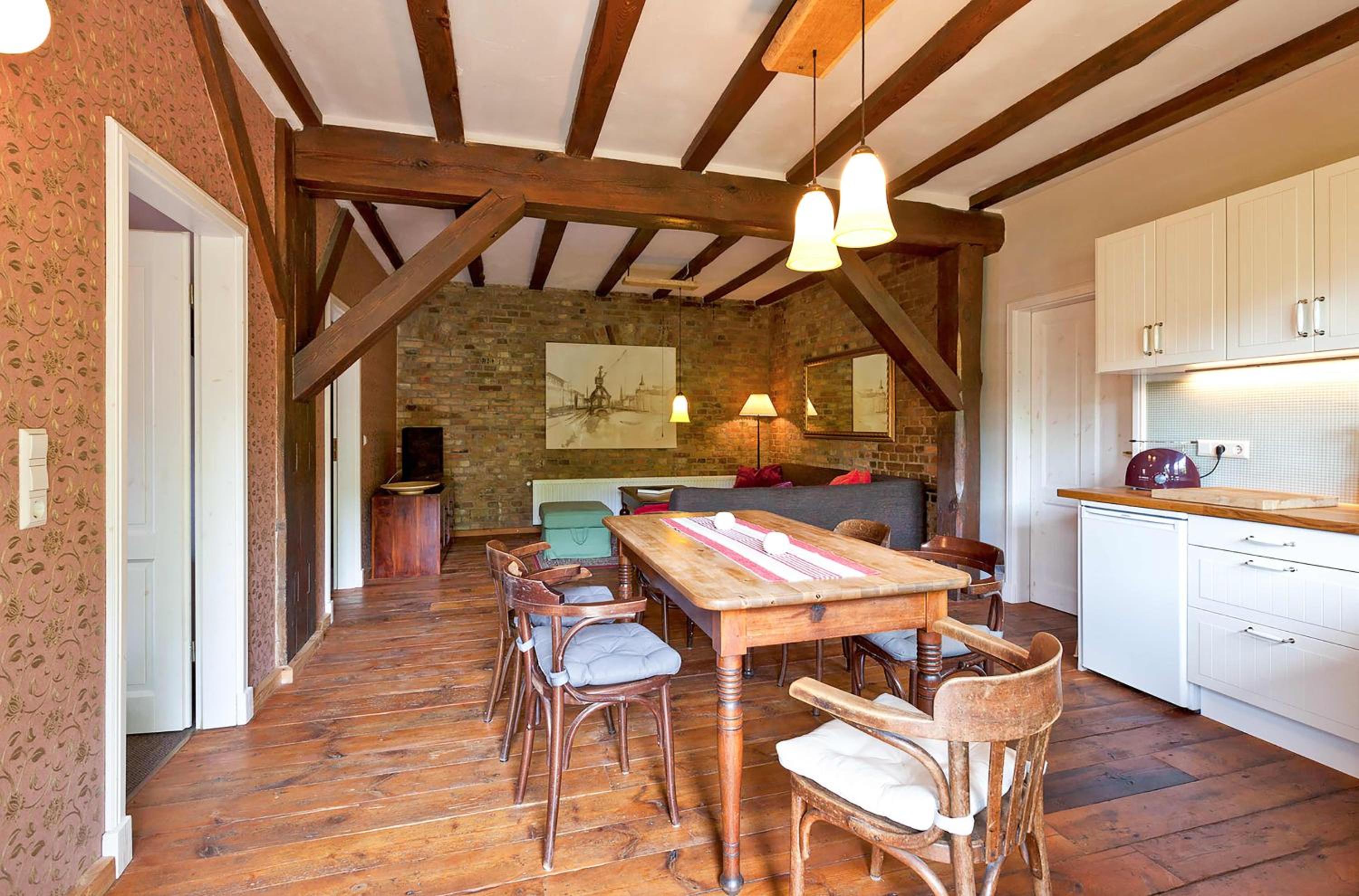 Ferienwohnung Lilie mit Balkon in einer geschmackvoll sanierten Backsteinmühle