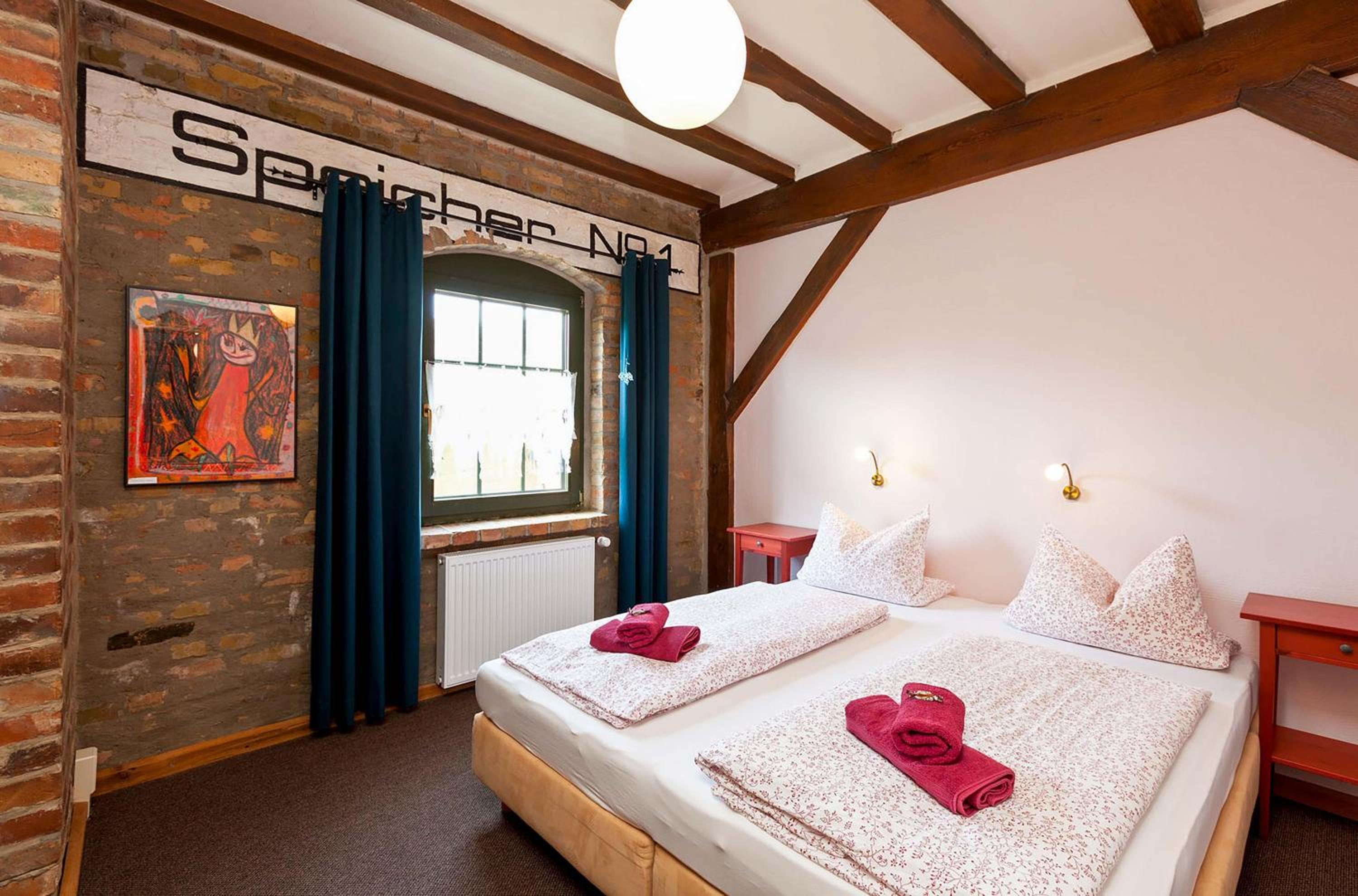 Ferienwohnung Lilie mit Balkon in einer geschmackvoll sanierten Backsteinmühle