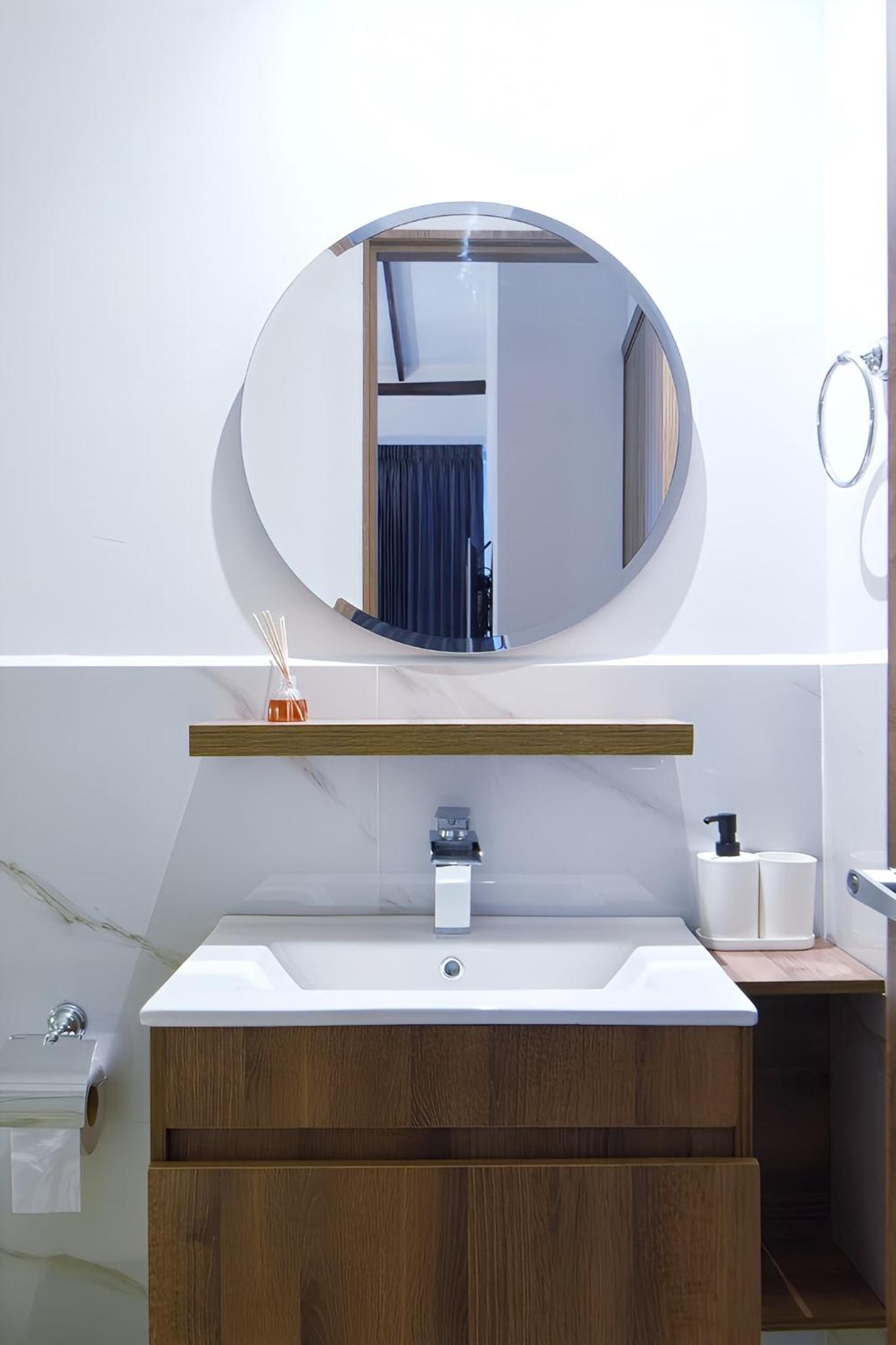 Valymar Inn International Home Hotel