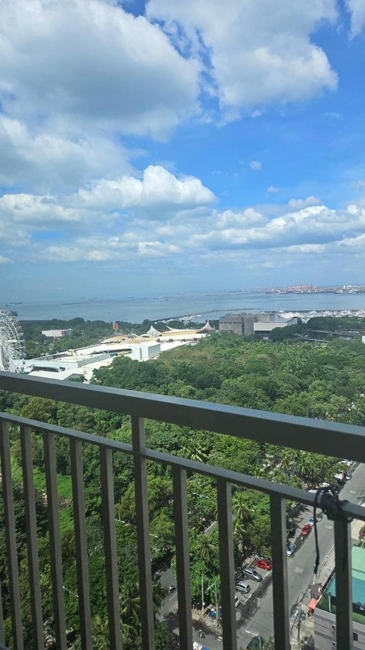 Coast Residences - 1 Bedroom with Balcony near PICC, WTC, Star City & MOA view 4