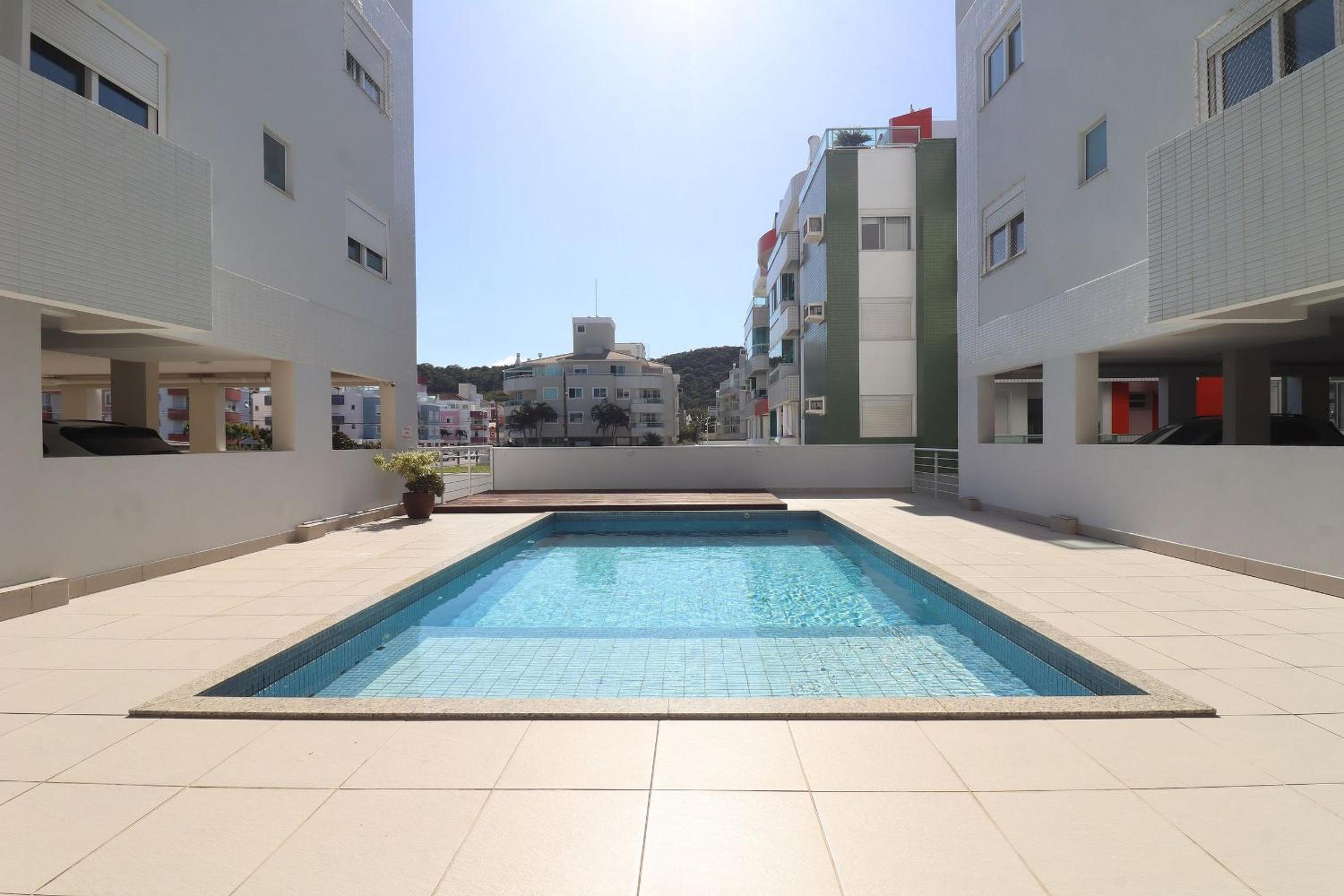 Linda cobertura com piscina e 3 dormitórios- OO01I
