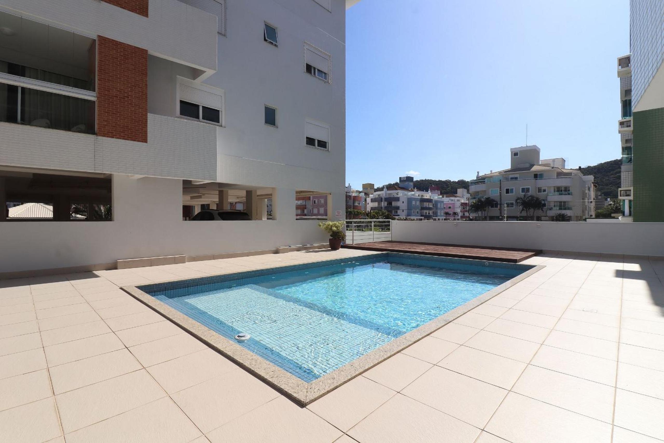 Linda cobertura com piscina e 3 dormitórios- OO01I
