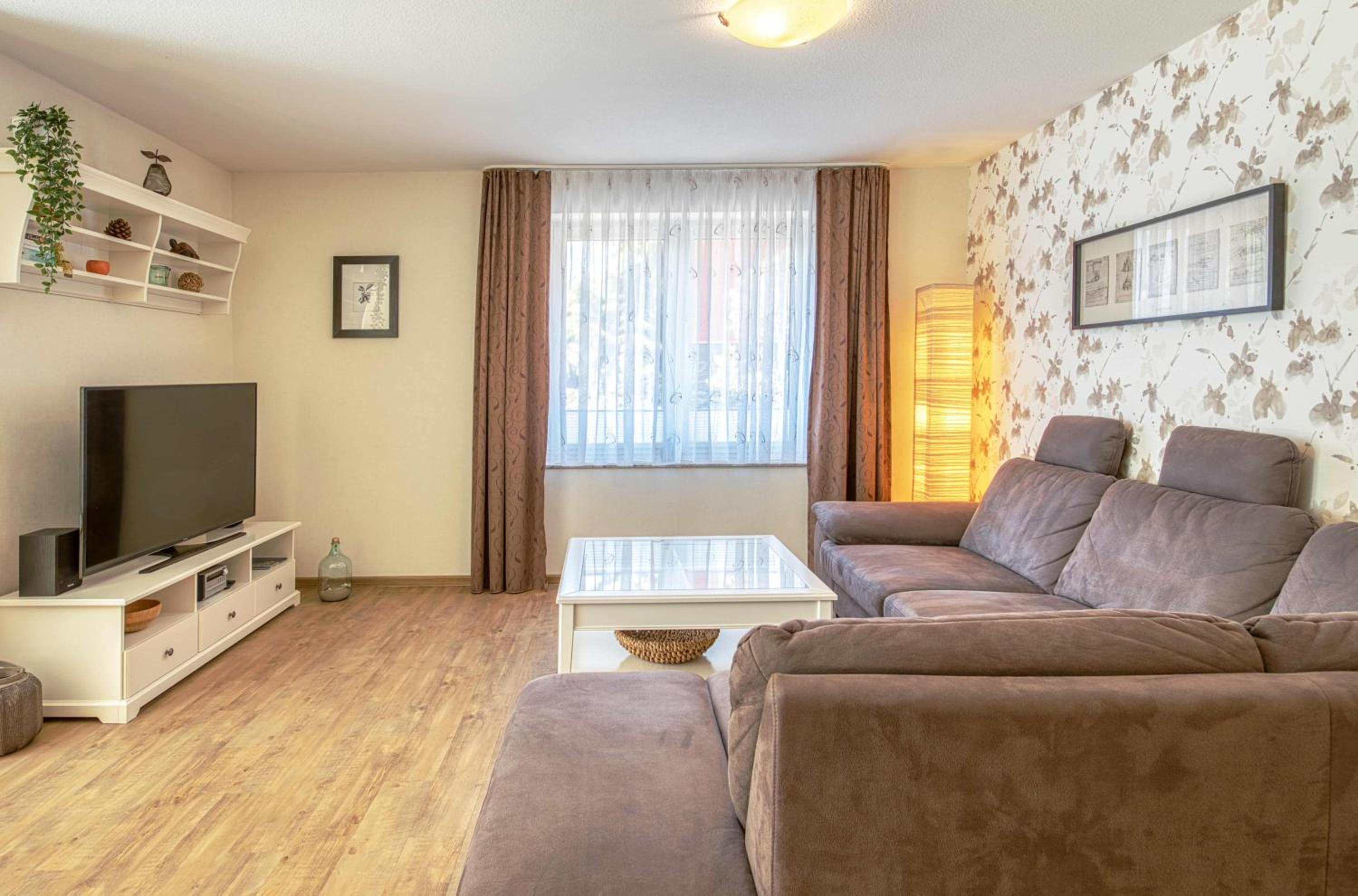 Kietz-Flair am Müritzufer mit Balkon und Terrasse