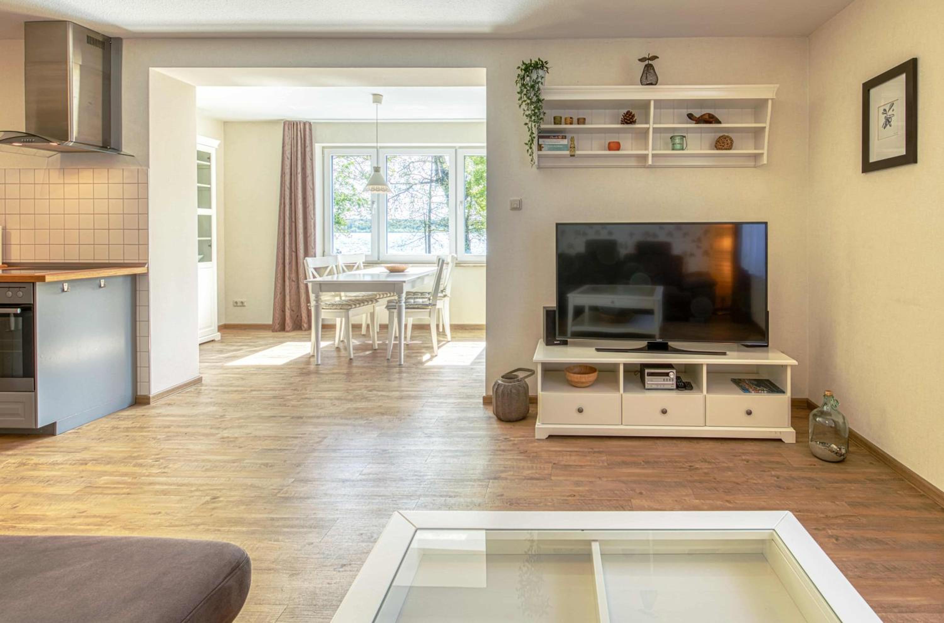 Kietz-Flair am Müritzufer mit Balkon und Terrasse