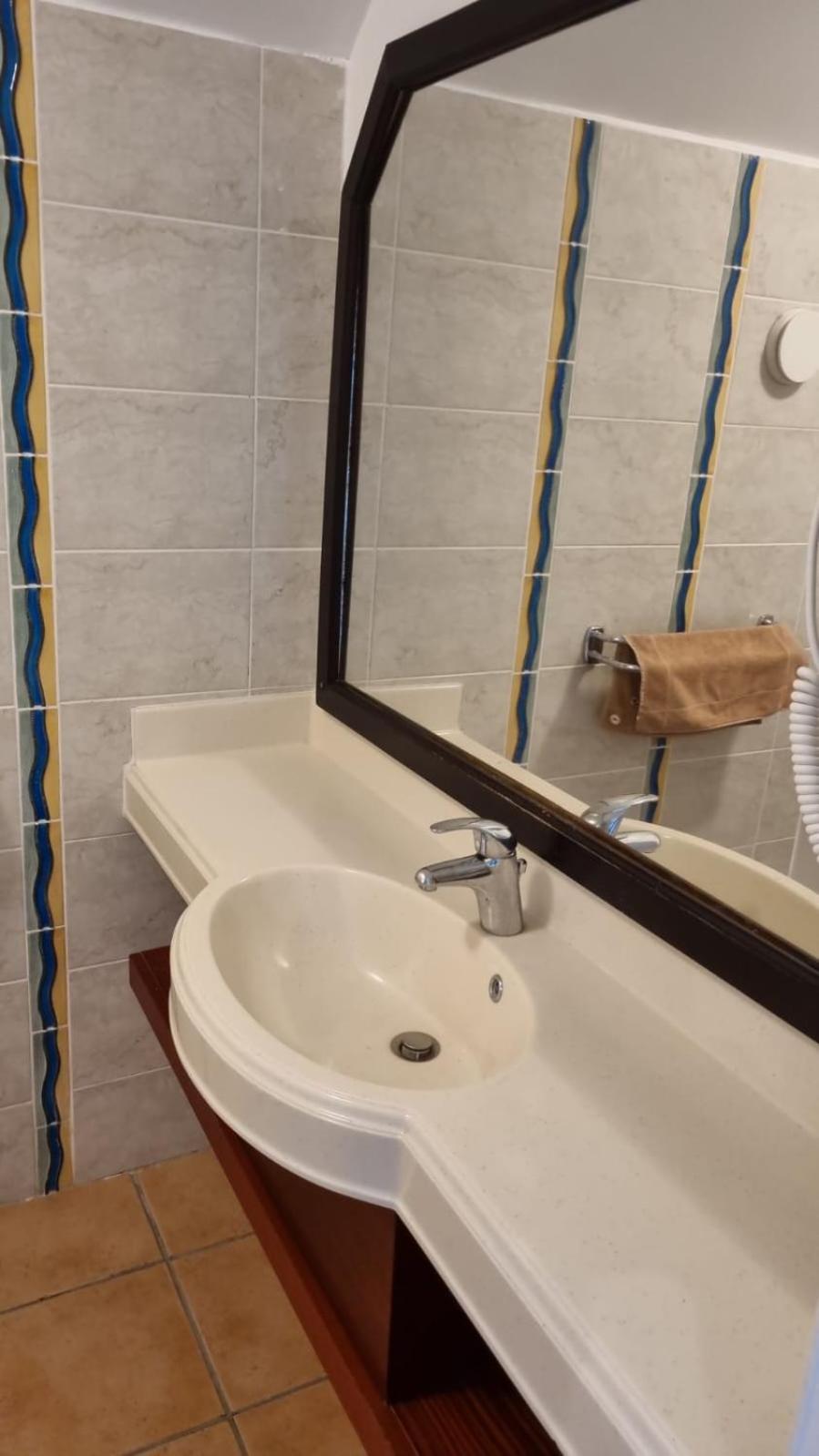 Confortable T3 en RDJ avec sa piscine privée view 2