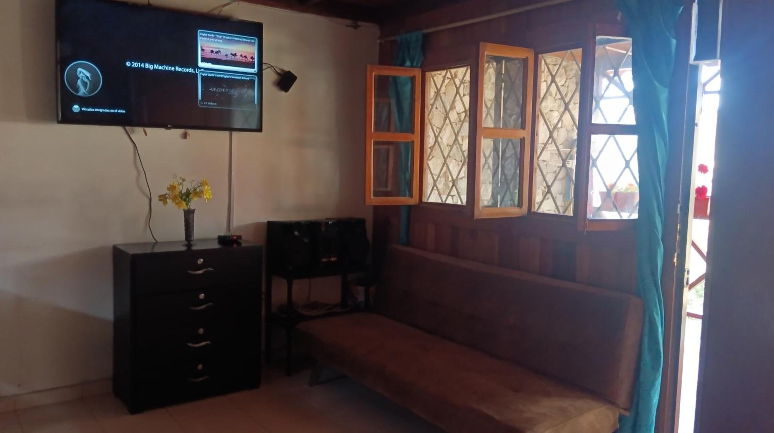 Chalet Completo para Familias Condominio Campestre Privado con Piscinas, wifi, AC