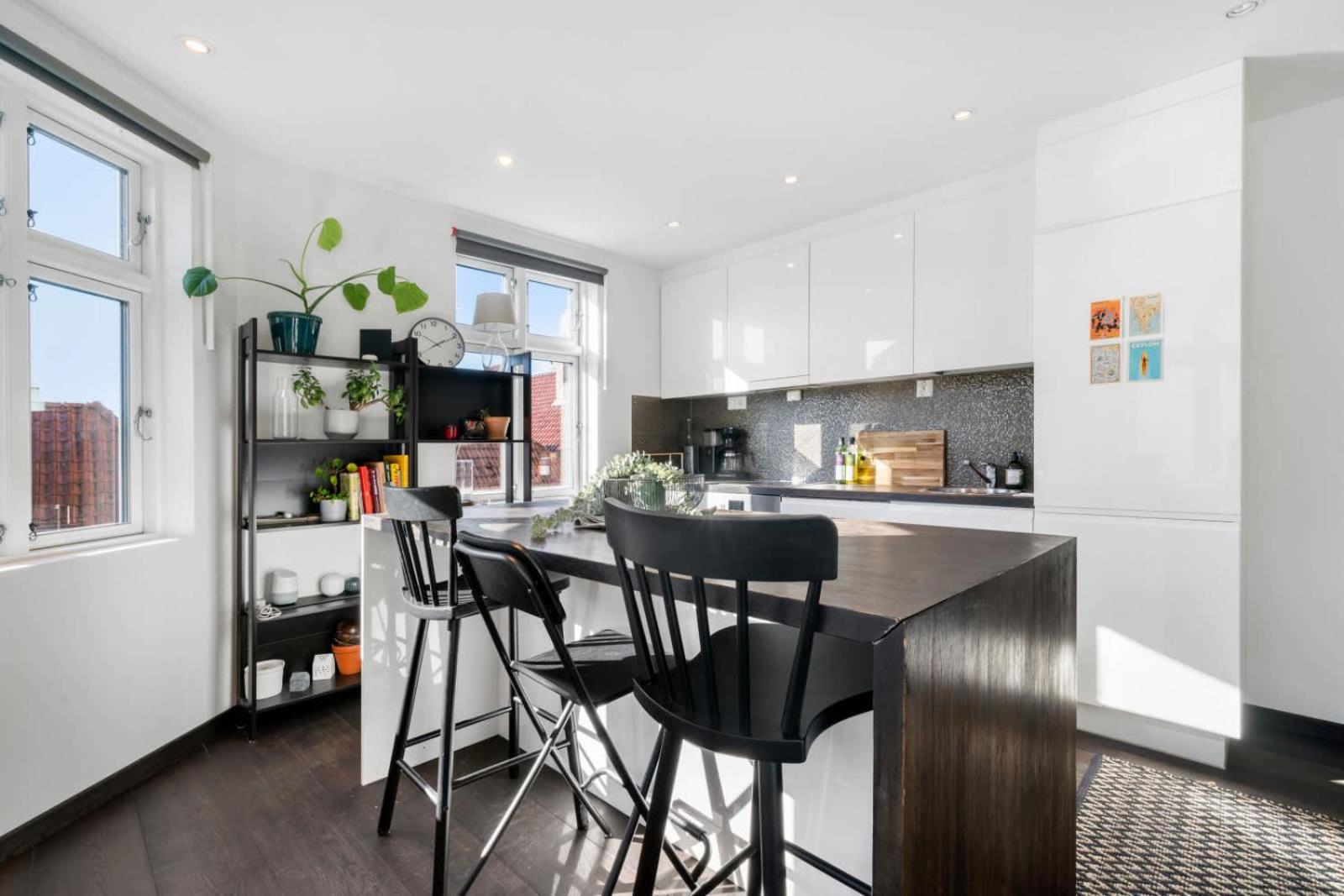 Beautiful Apartment In Scenic Area view 3