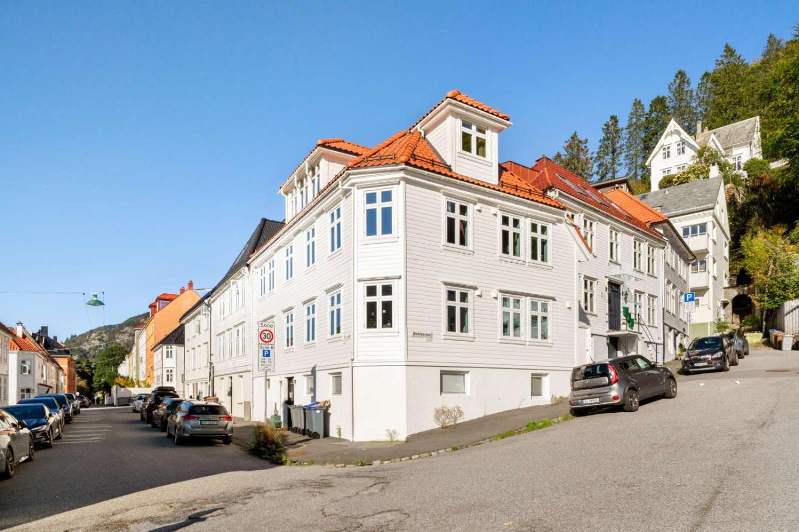Beautiful Apartment In Scenic Area view 4