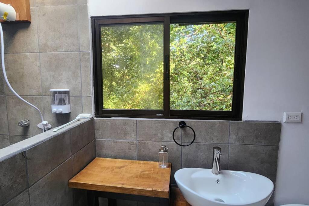 Hermosa cabaña con espacios al Aire Libre!