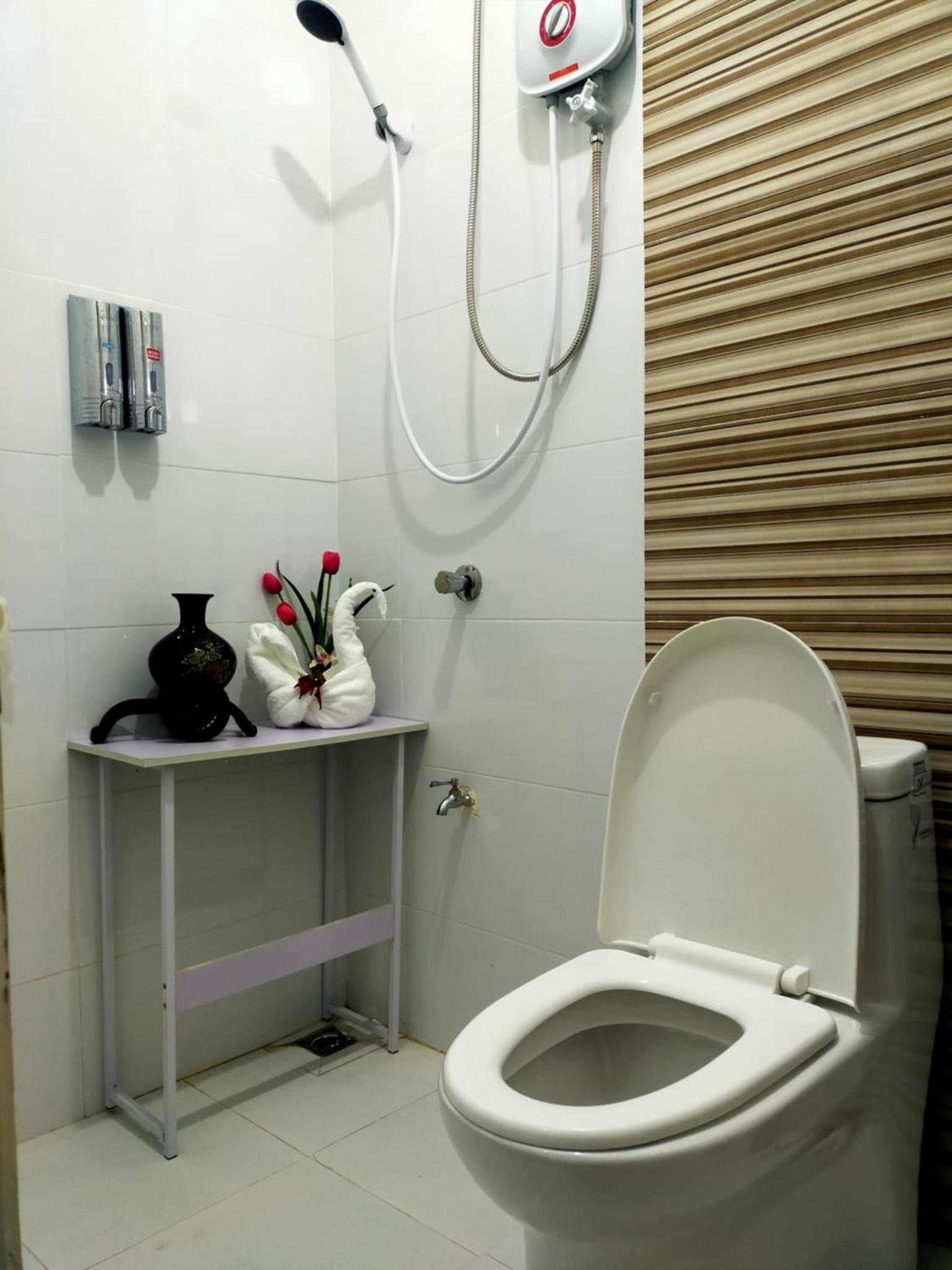 Meia's Pad House