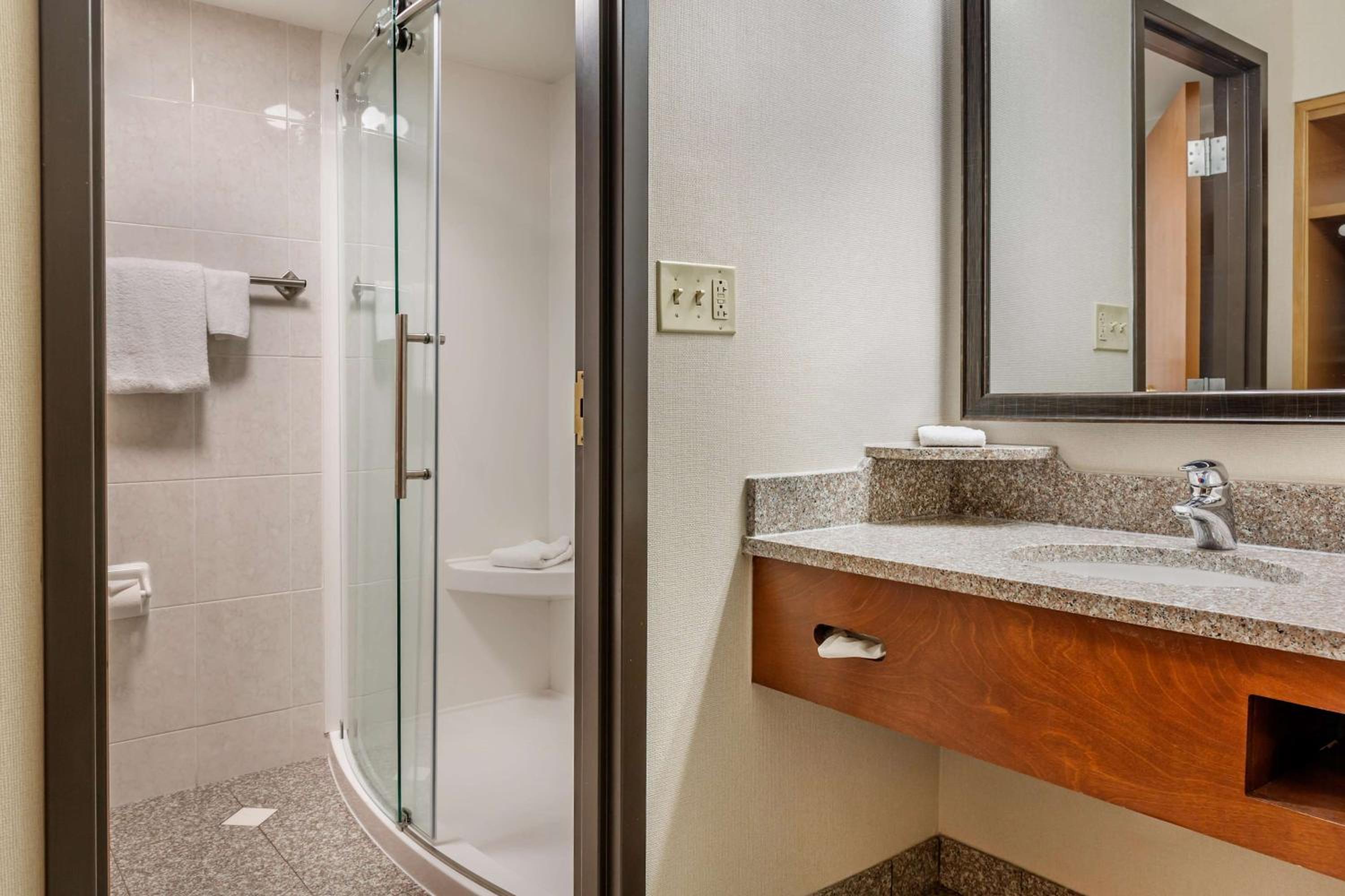 Drury Inn  Suites St. Louis-Southwest - Property Image 10