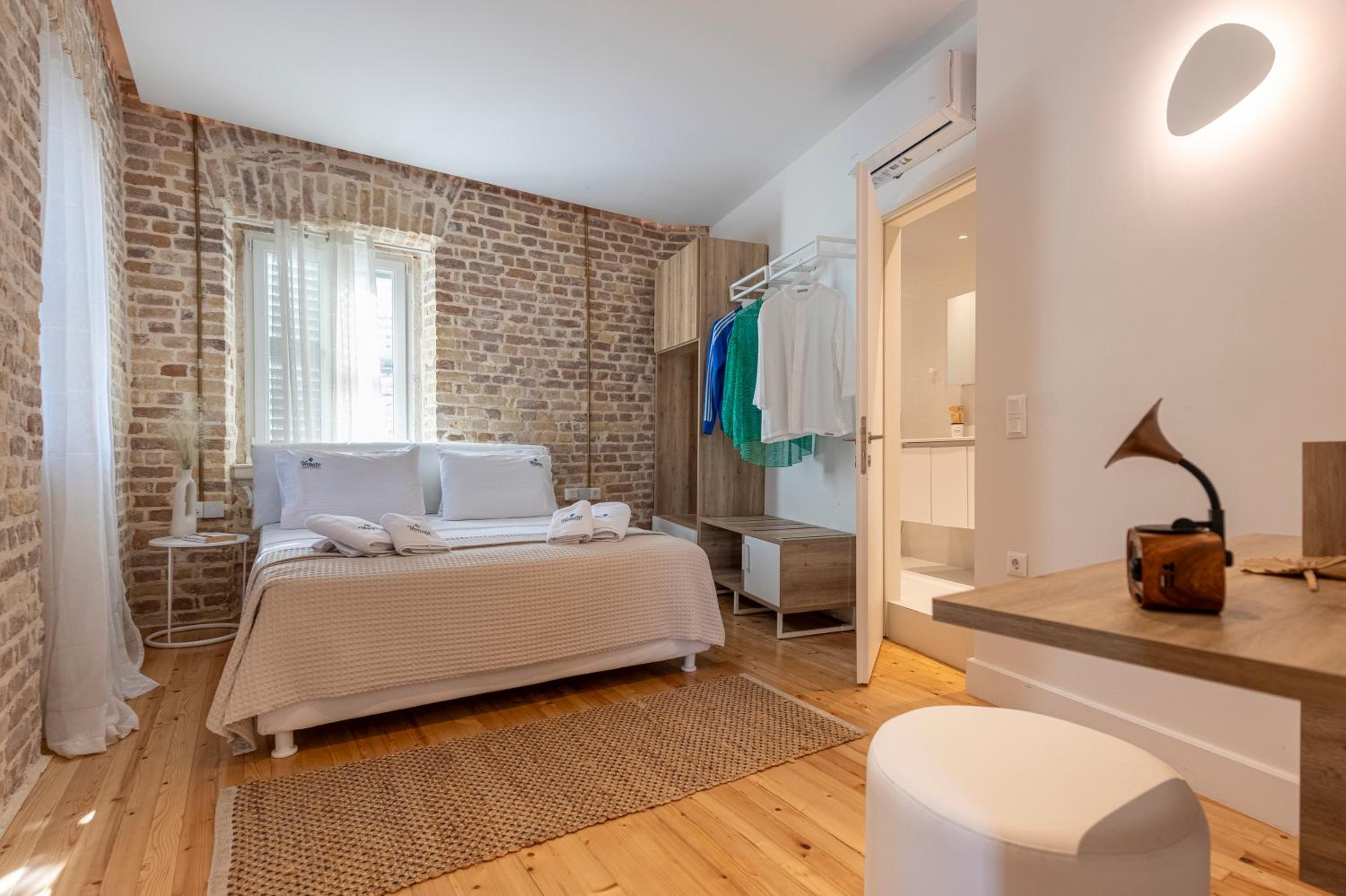 Vailato Swan White Suite photo 3