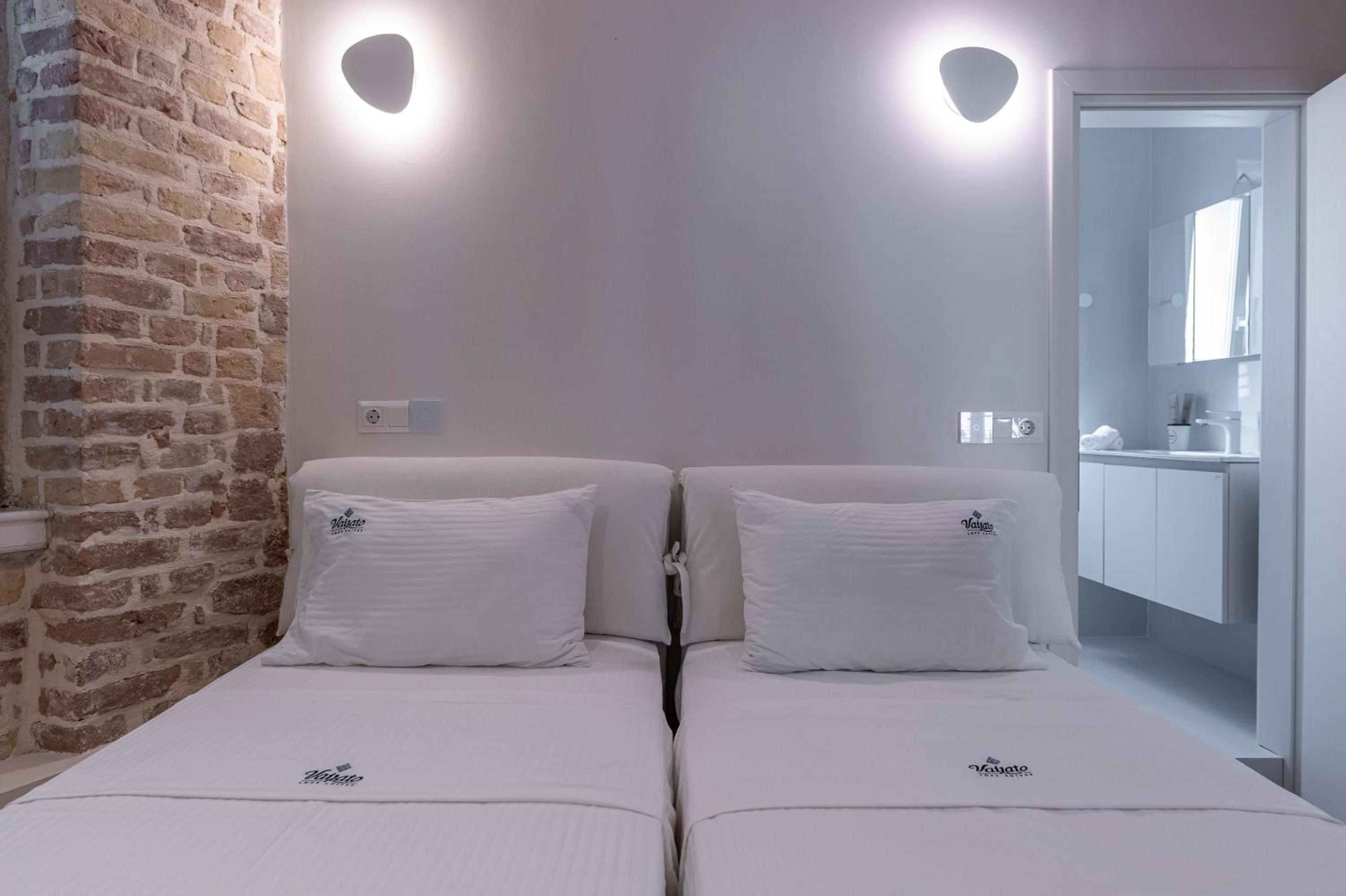 Vailato Swan White Suite photo 4