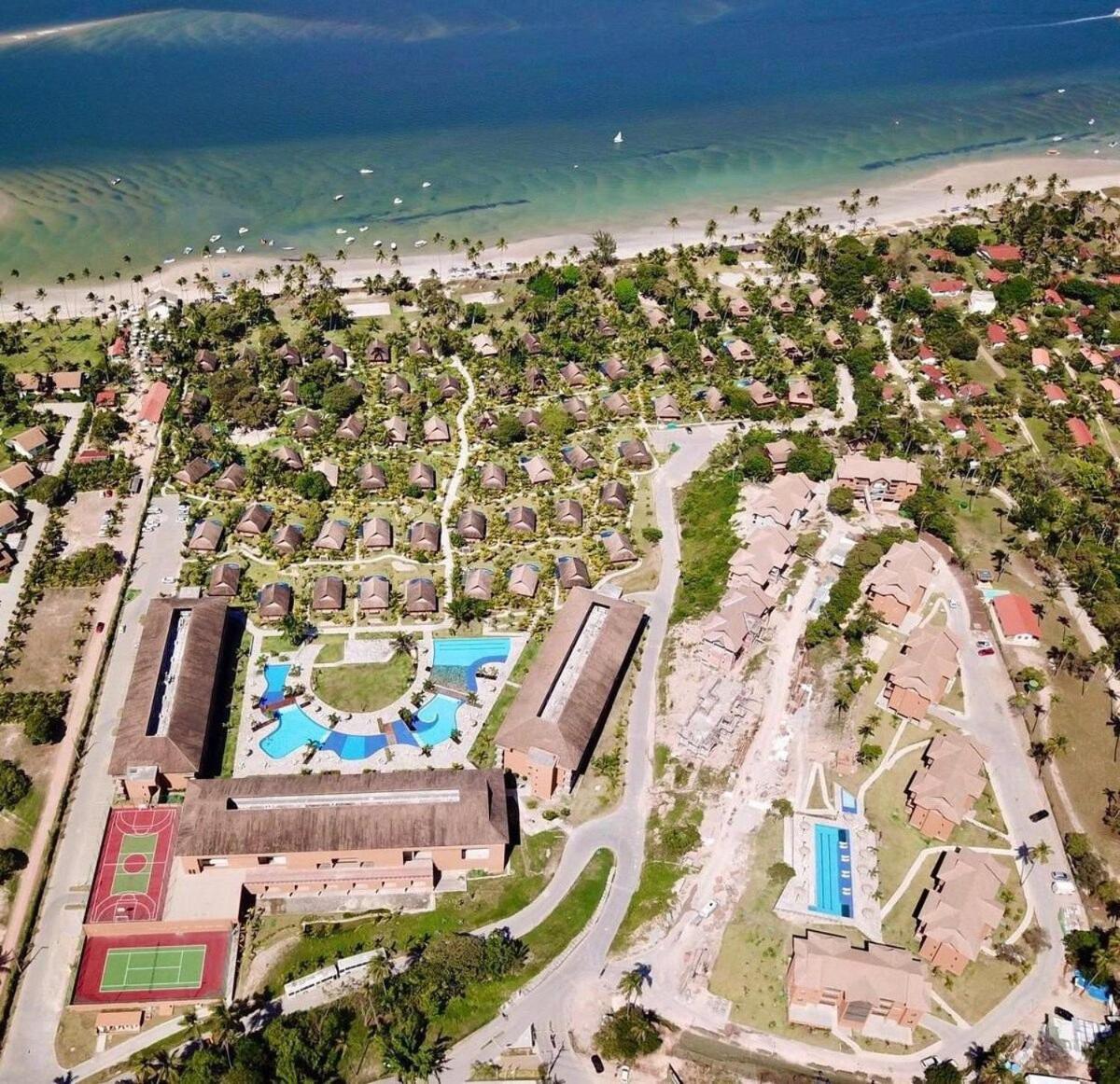 Flats, Apartamentos e Bangalôs na Praia dos Carneiros, ao lado da Igrejinha de São Benedito