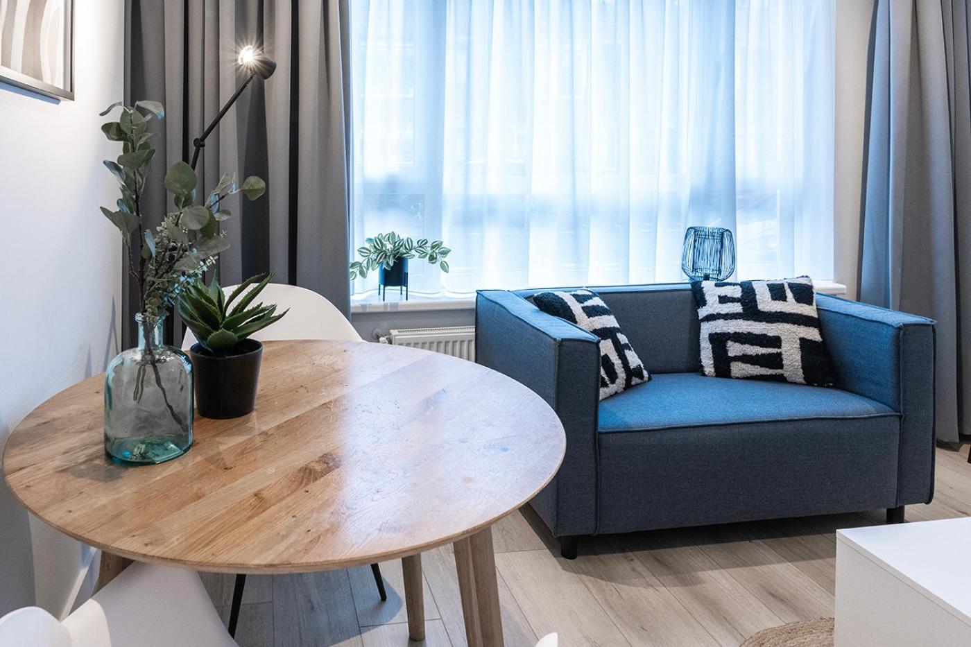 Fully Equipped Apartment, lovely bed