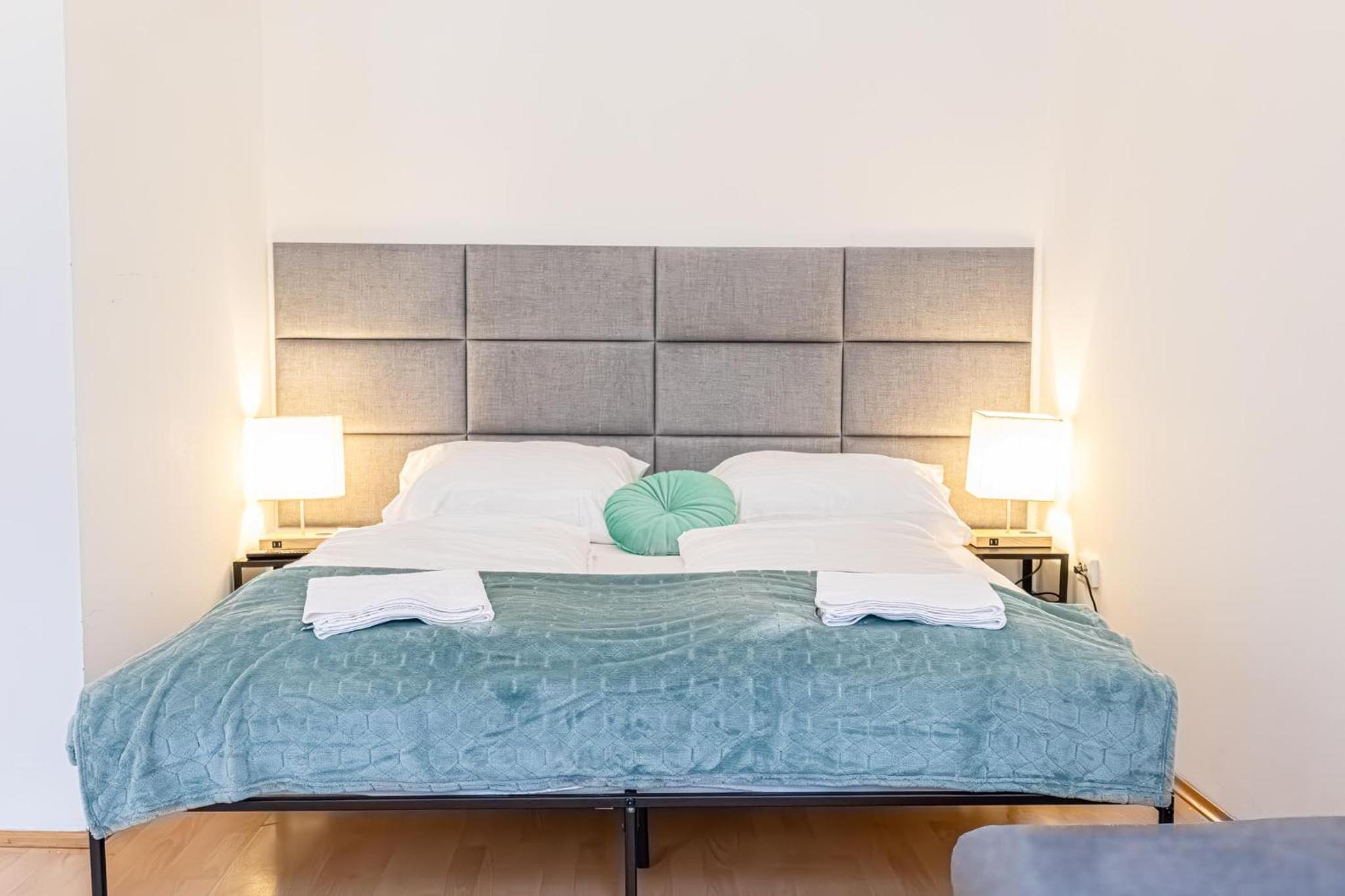 Comfortable 2BR Apt for 5, Near Wiener Stadthalle