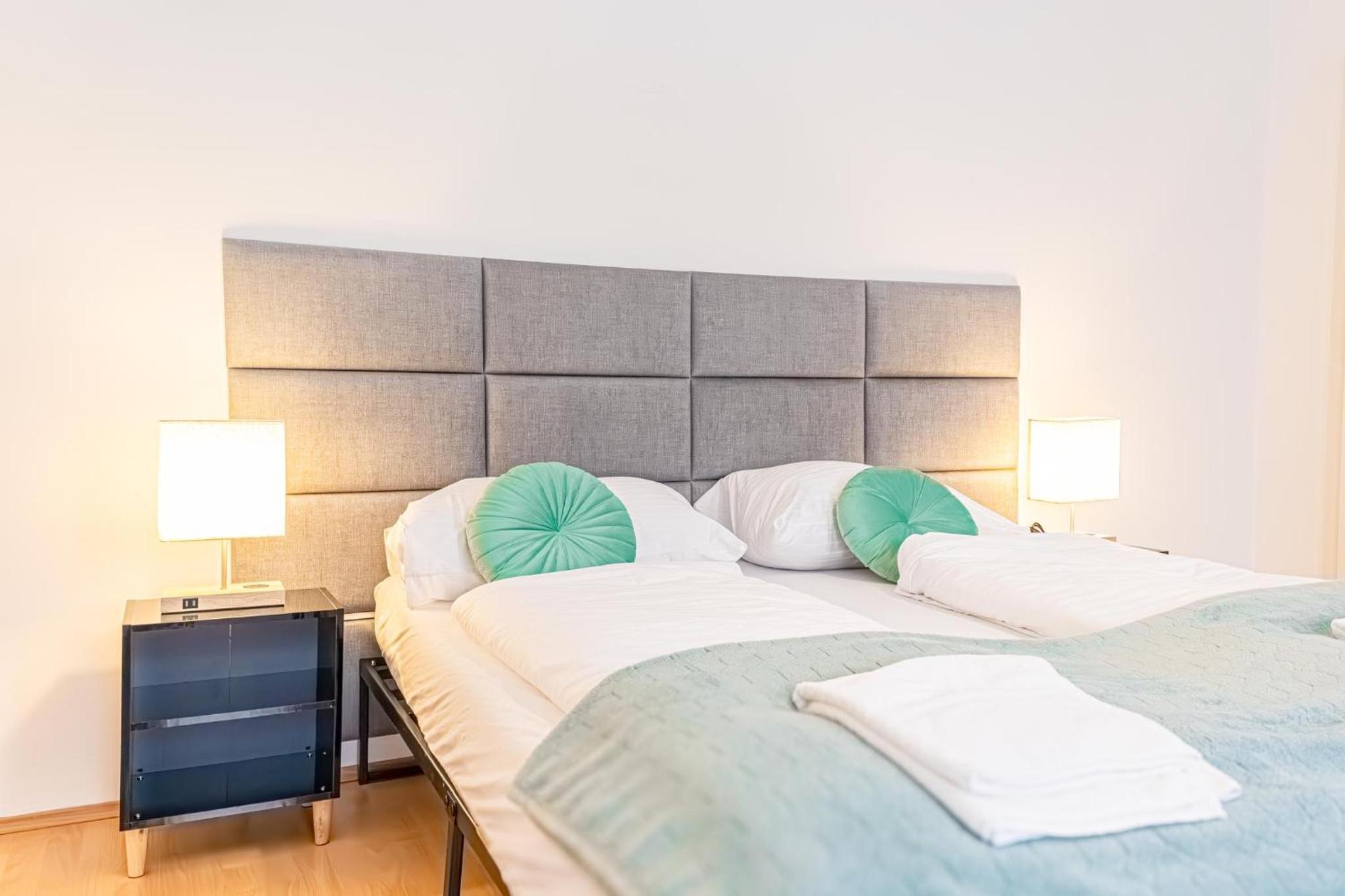 Comfortable 2BR Apt for 5, Near Wiener Stadthalle