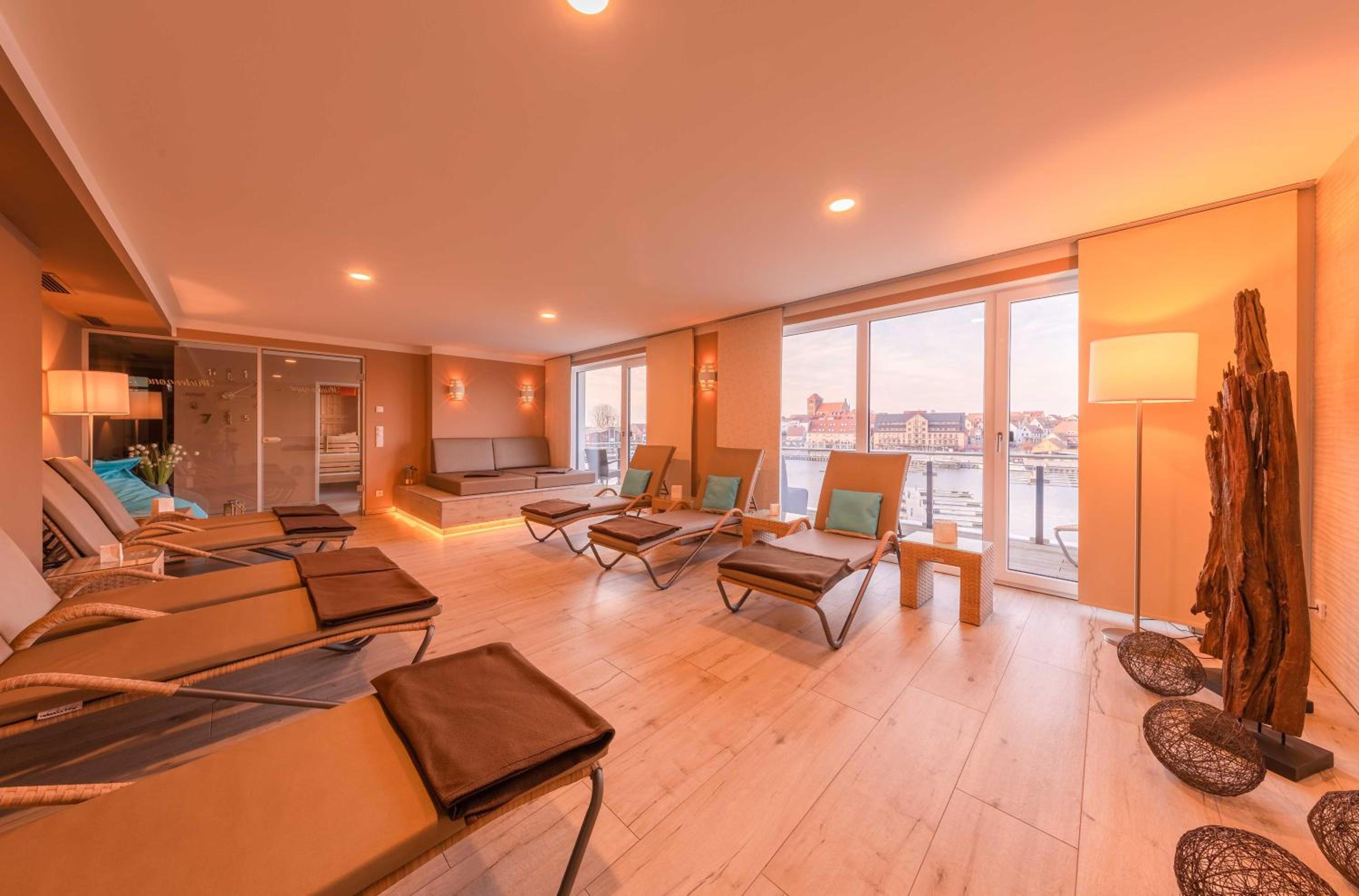 MüritzKieker - Apartment in der Hafenresidenz mit Kamin & Wellness view 3