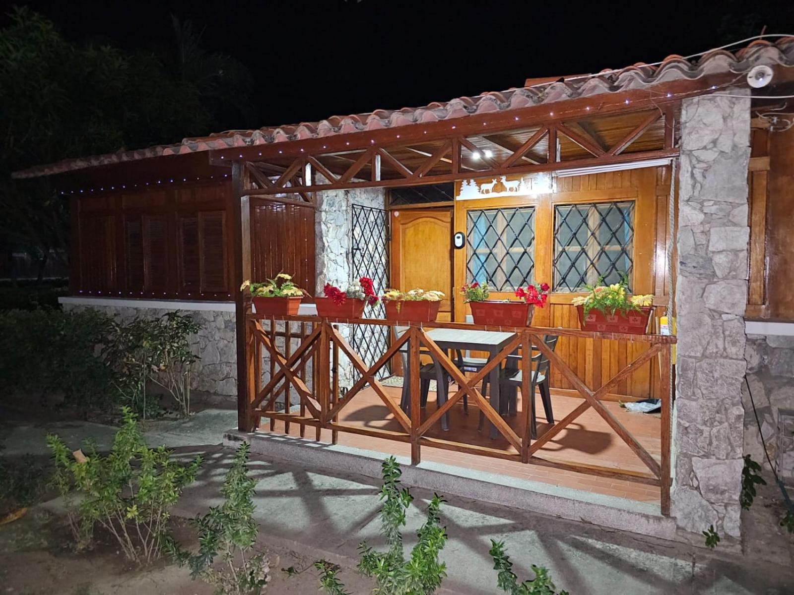 Chalet Completo para Familias Condominio Campestre Privado con Piscinas, wifi, AC