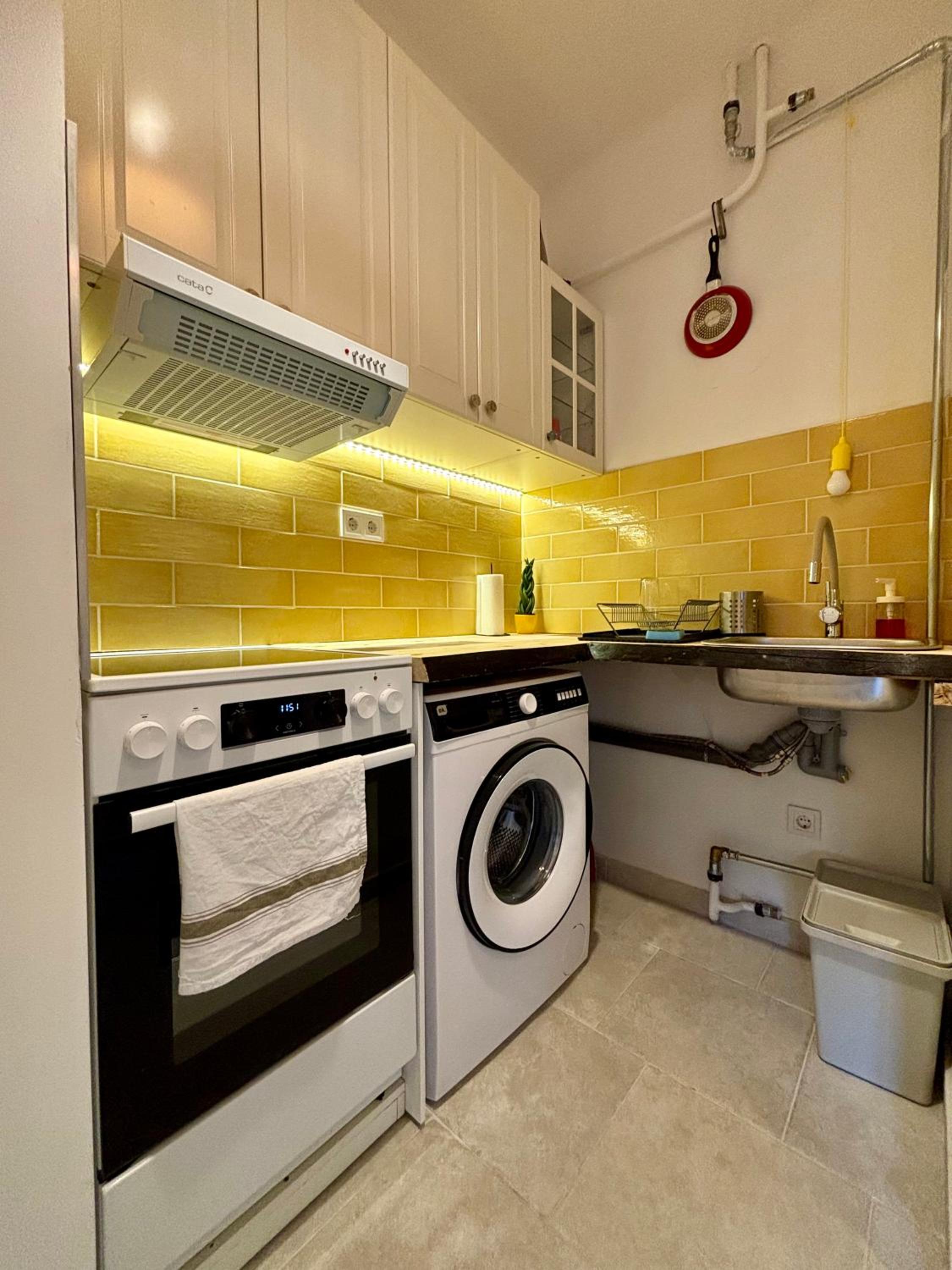 Frankel Apartman Near Lukács Bath view 4