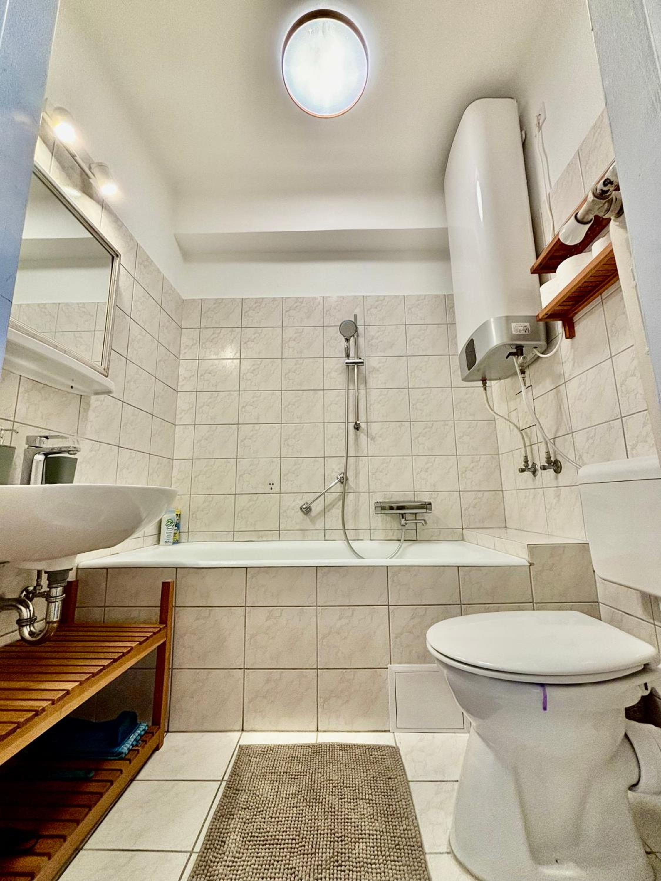 Frankel Apartman Near Lukács Bath view 2