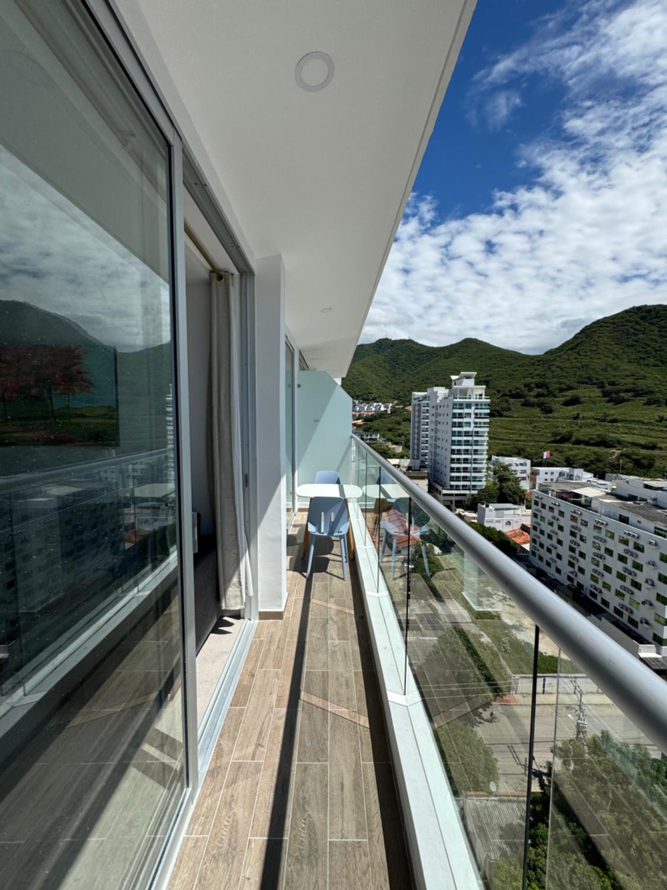 Apartamento con hermosa vista y piscina en Santa Marta