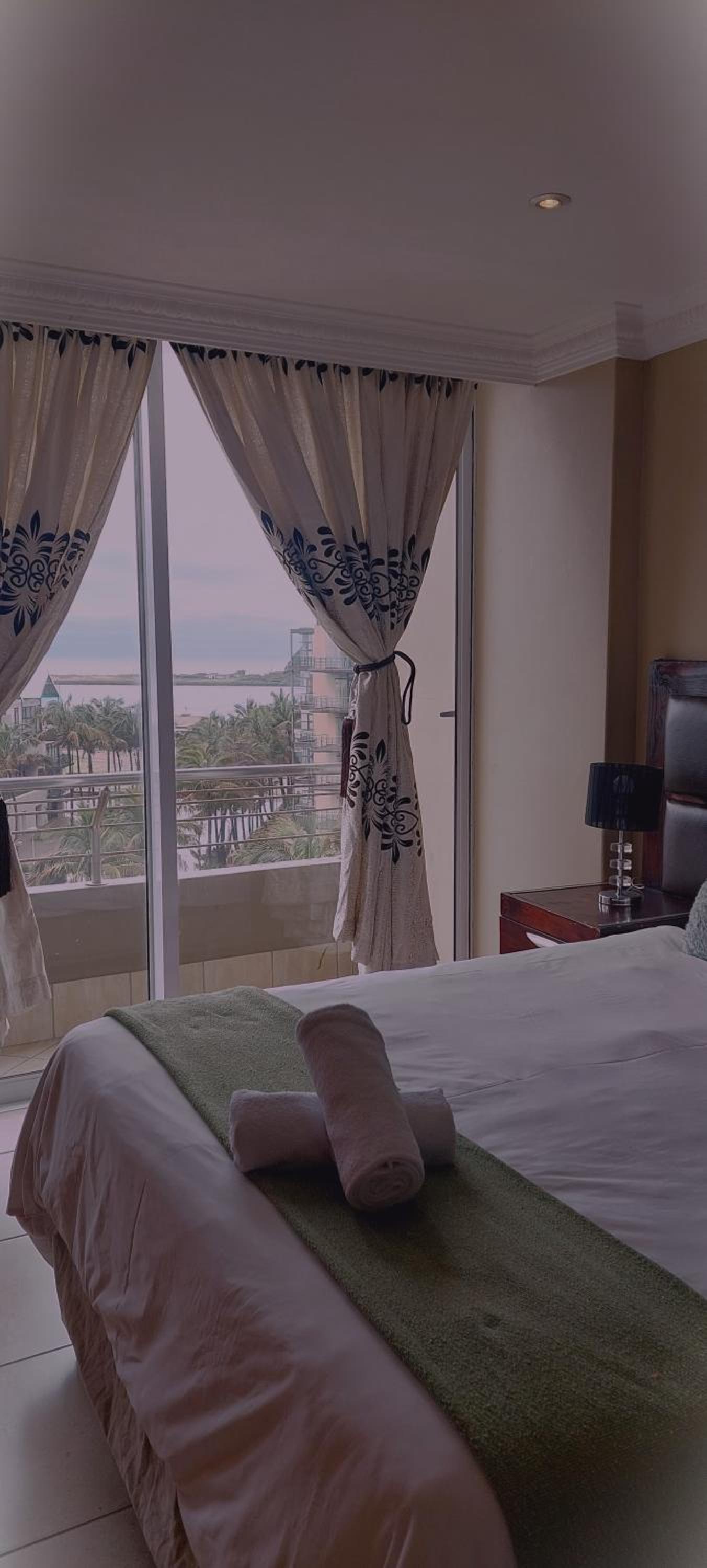 Luxurious Beach Apartment - The Sails view 5