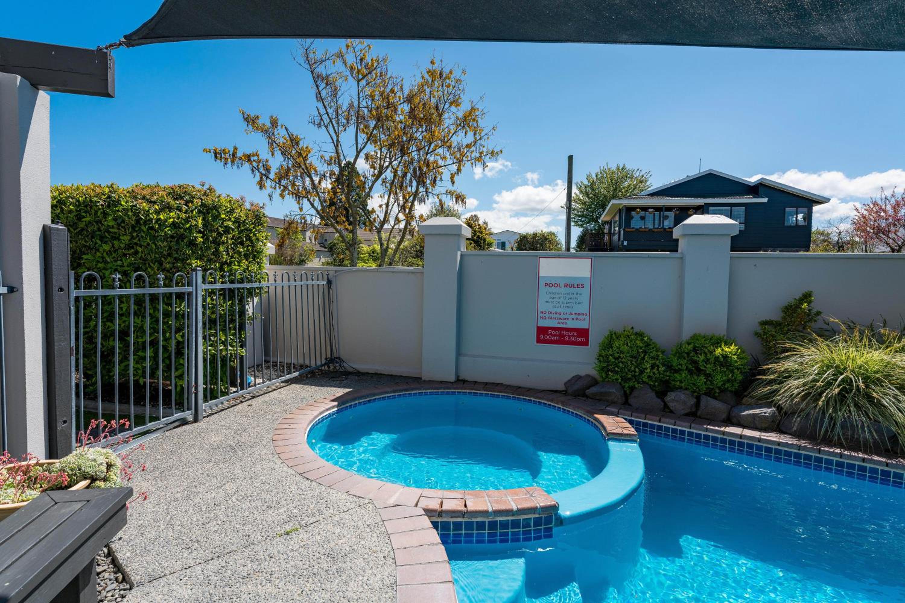 Central Retreat - Lake Taupo Holiday Apartment view 3