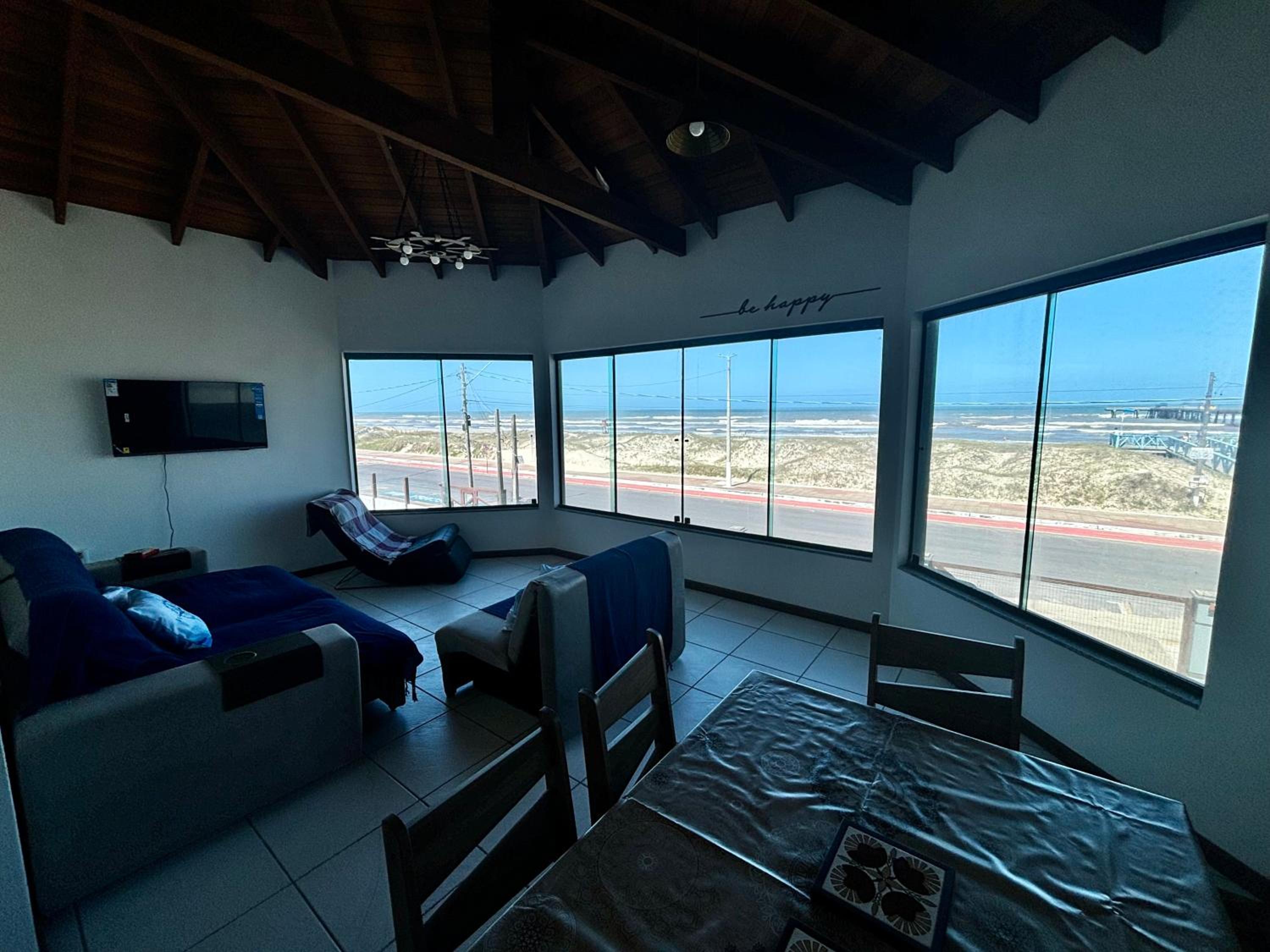 Moradas do Pier 2- apartamento a passos da areia, com vista perfeita da praia e plataforma em Tramandaí!