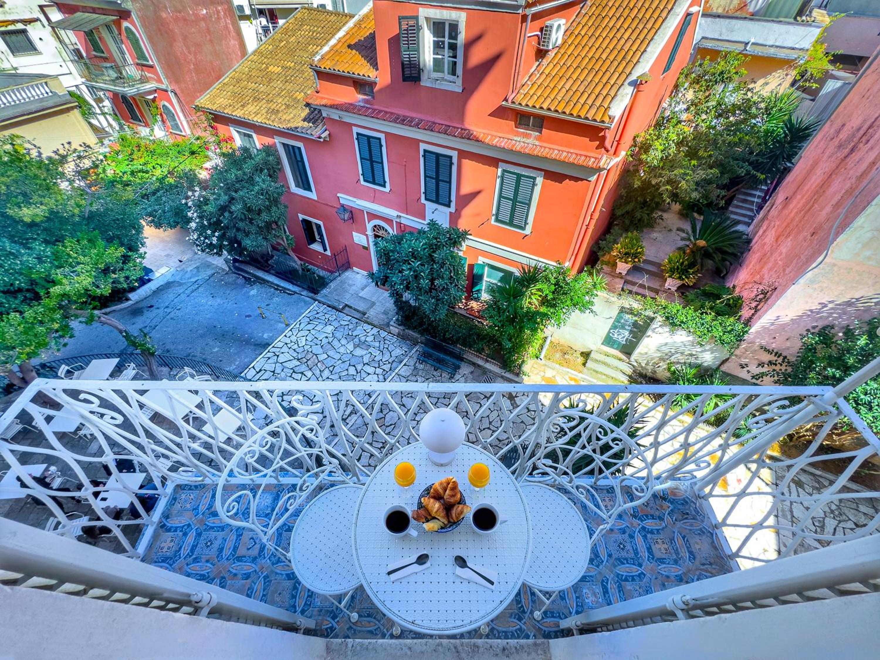 Vailato Swan White Suite photo 1