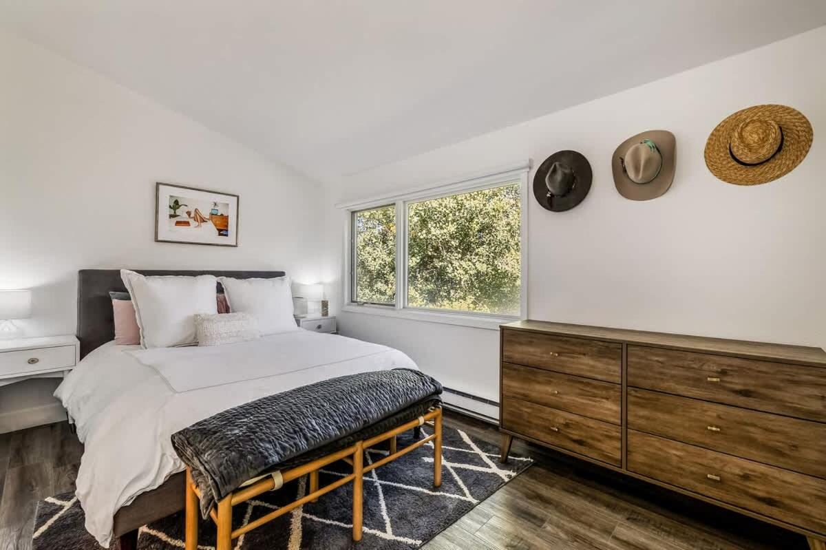Spacious 3-Bed Condo Near Vail & BC view 5