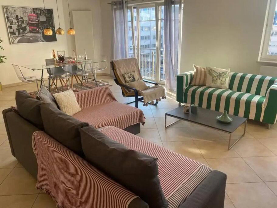 Comfortable 2 bedrooms near train station view 5