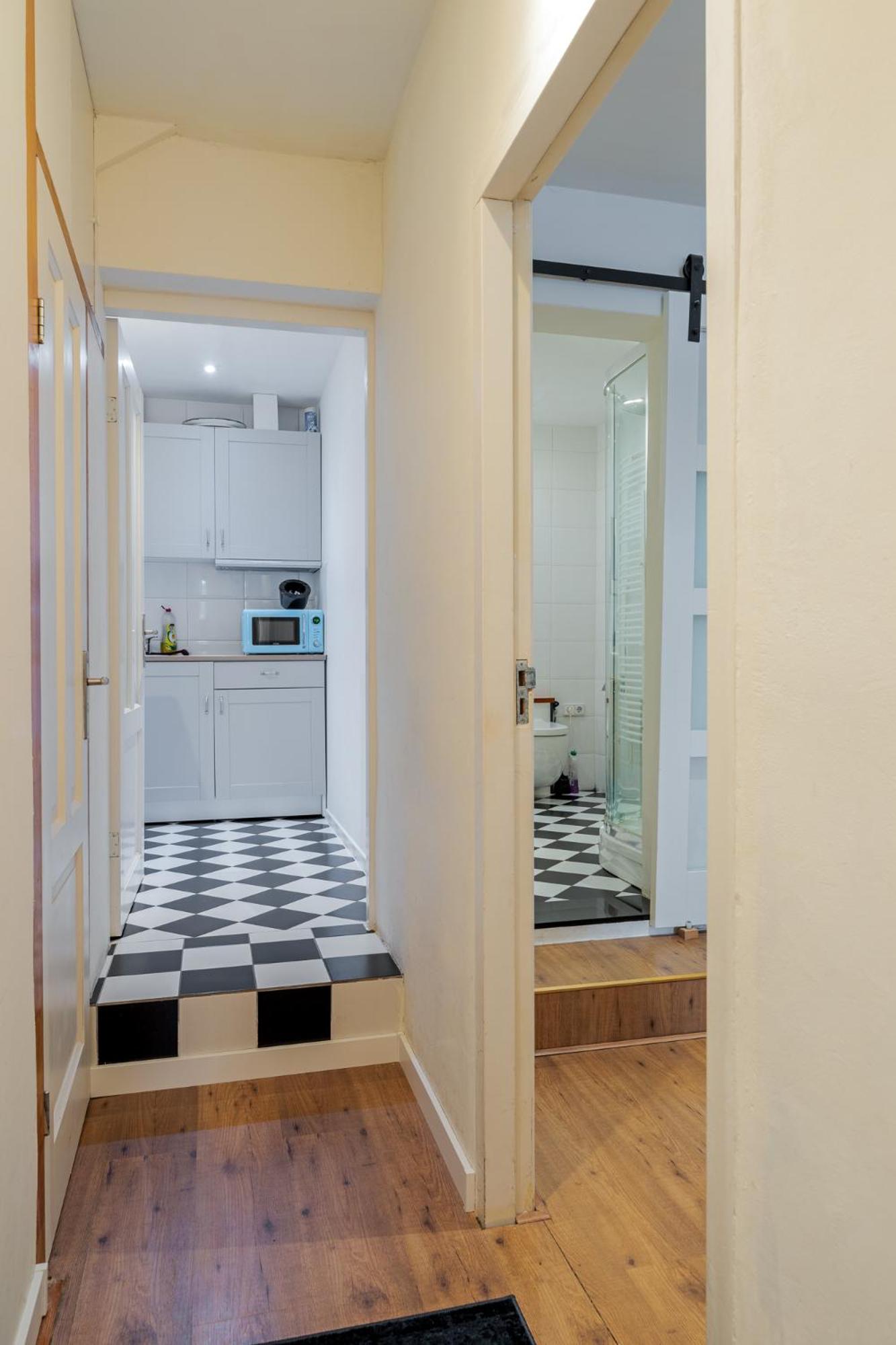Suite with private bathroom near Vondelpark