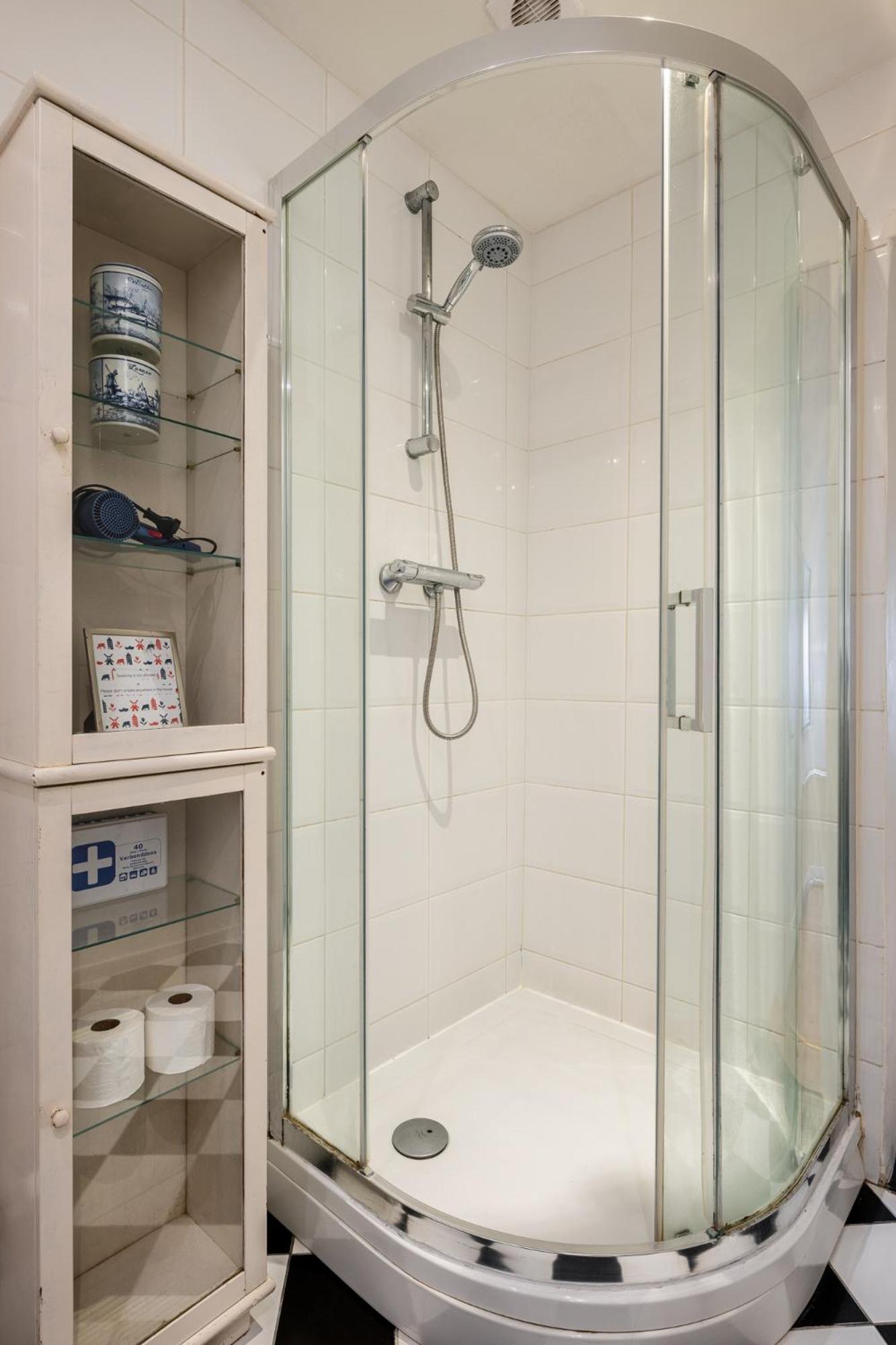 Suite with private bathroom near Vondelpark
