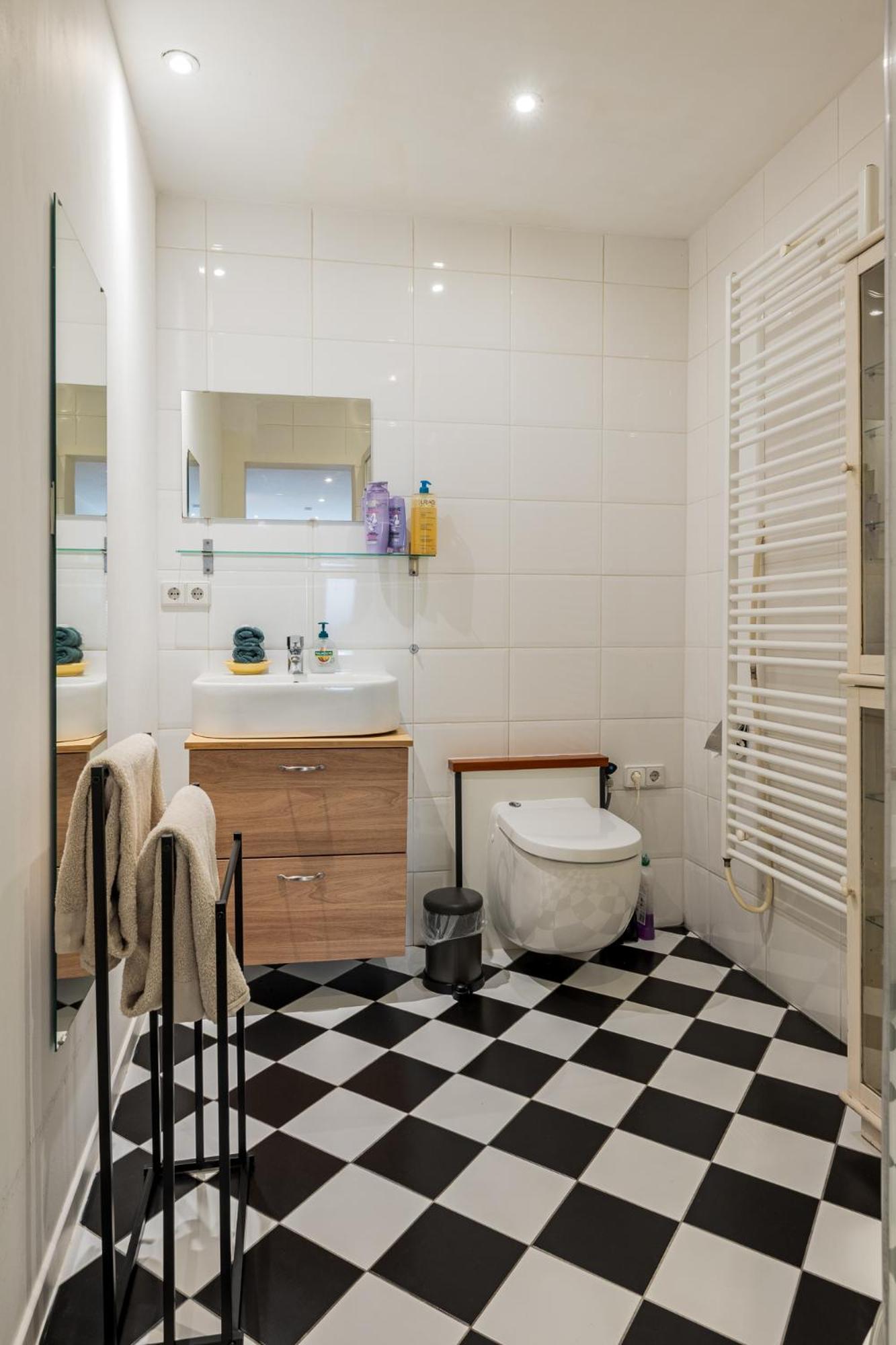 Suite with private bathroom near Vondelpark